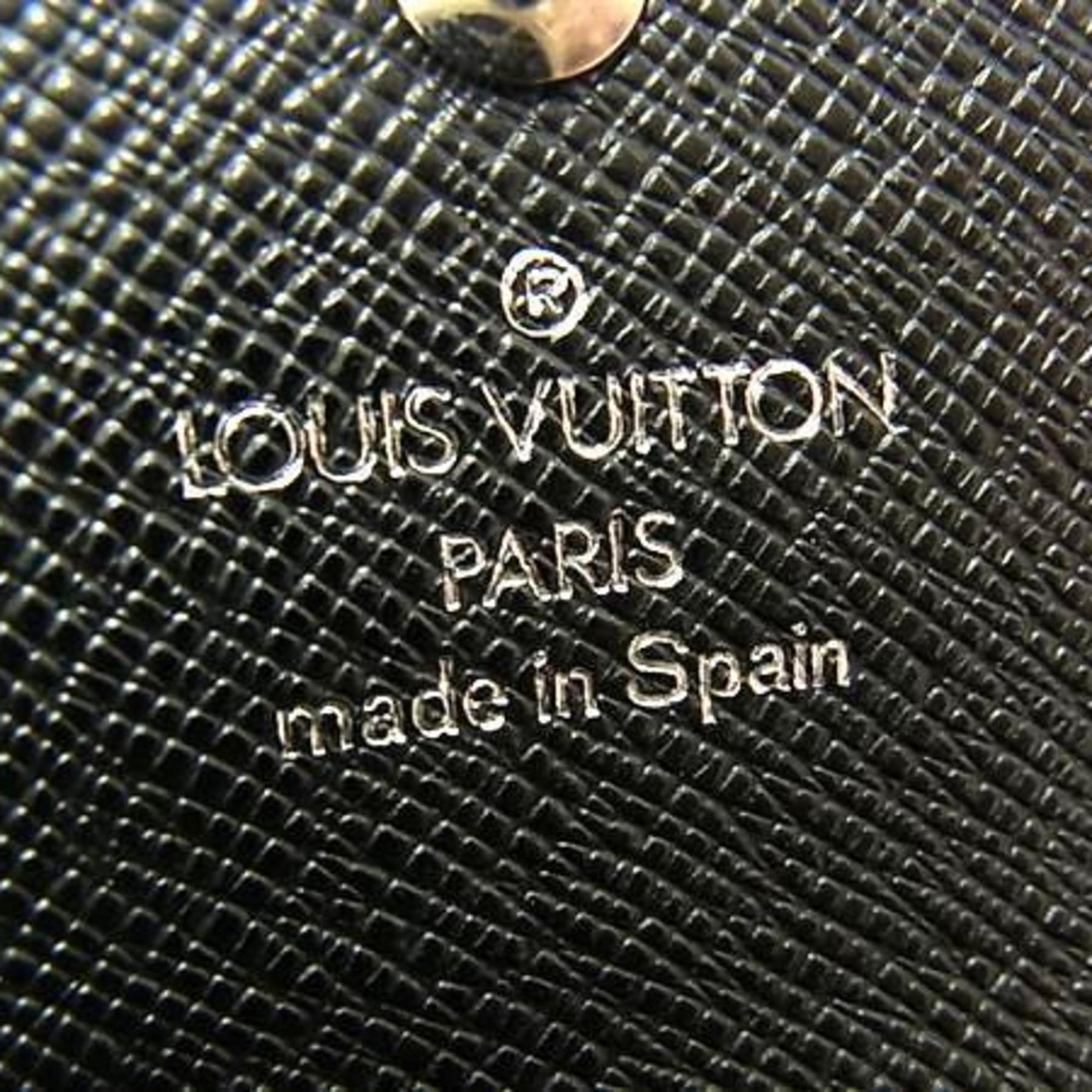 LOUIS VUITTON Taiga Multicle 4 Key Case Leather