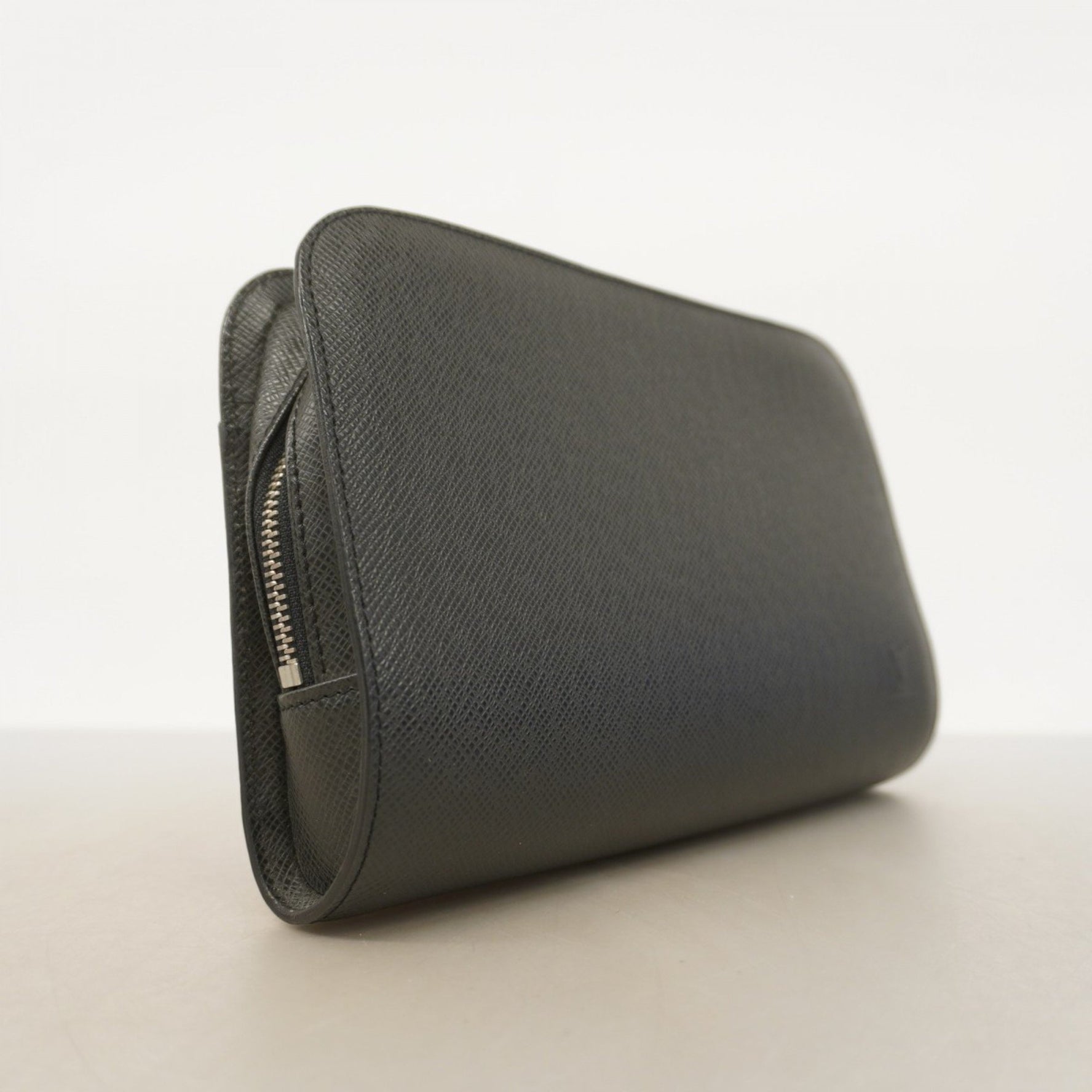 Louis Vuitton Taiga Baikal Clutch Bag