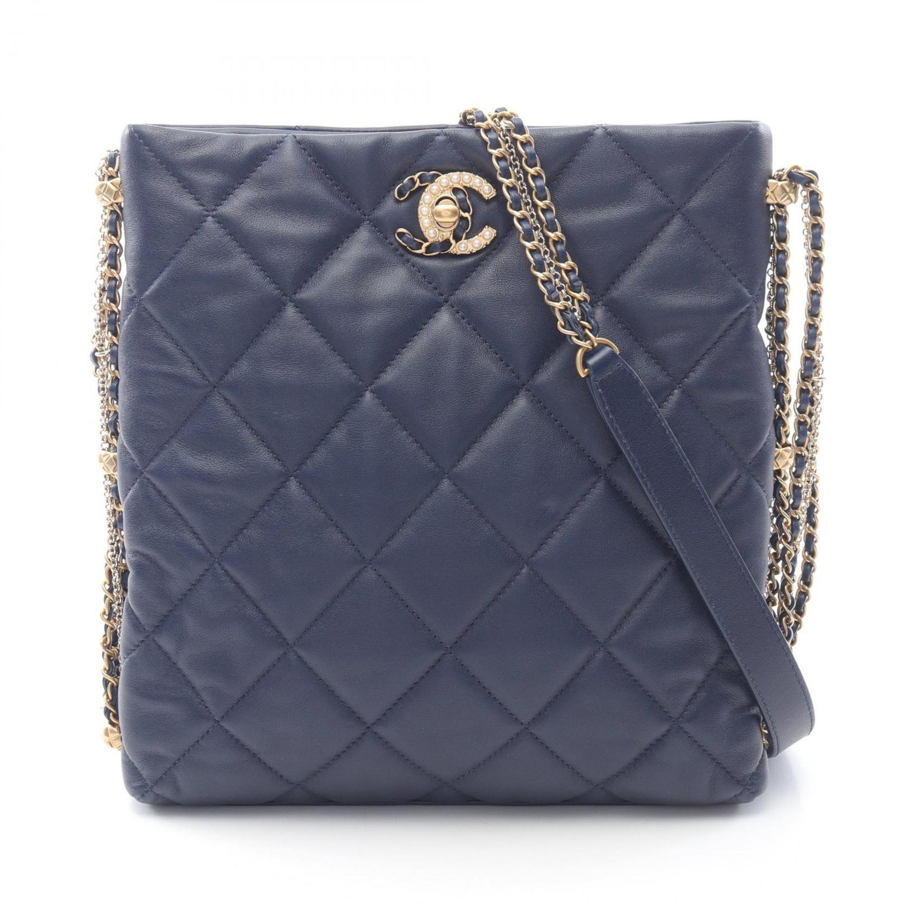 CHANEL Matelasse Shoulder Bag in Lambskin (Sheep Leather) for Women, Navy