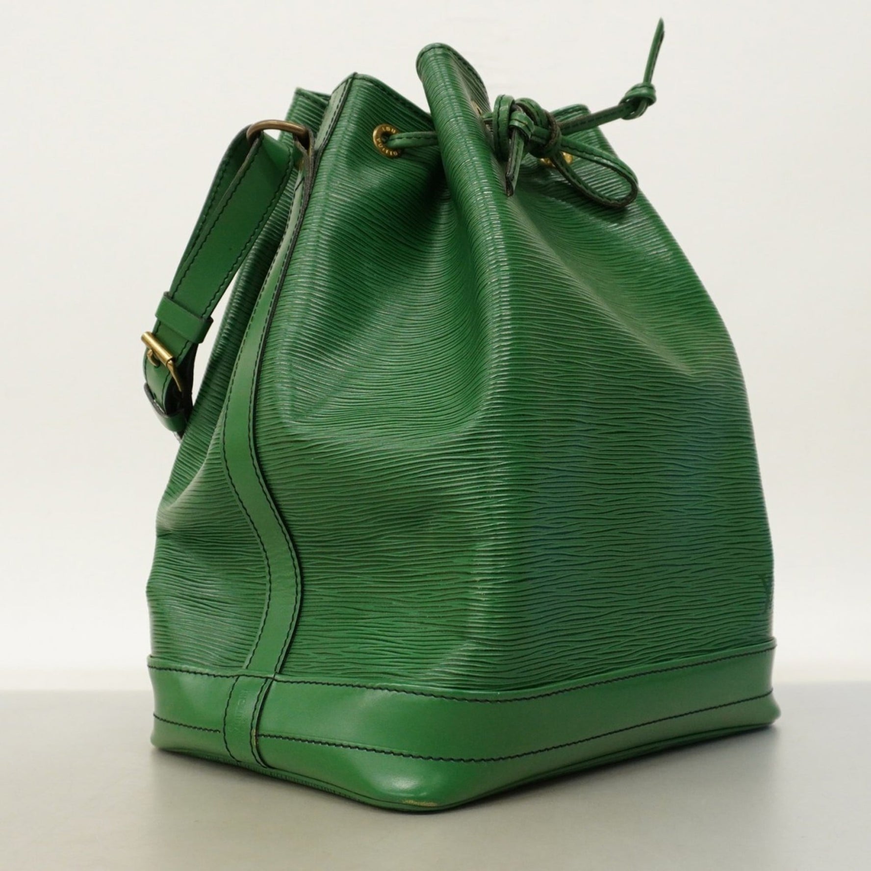 Louis Vuitton Epi Noe Shoulder Bag Borneo Green