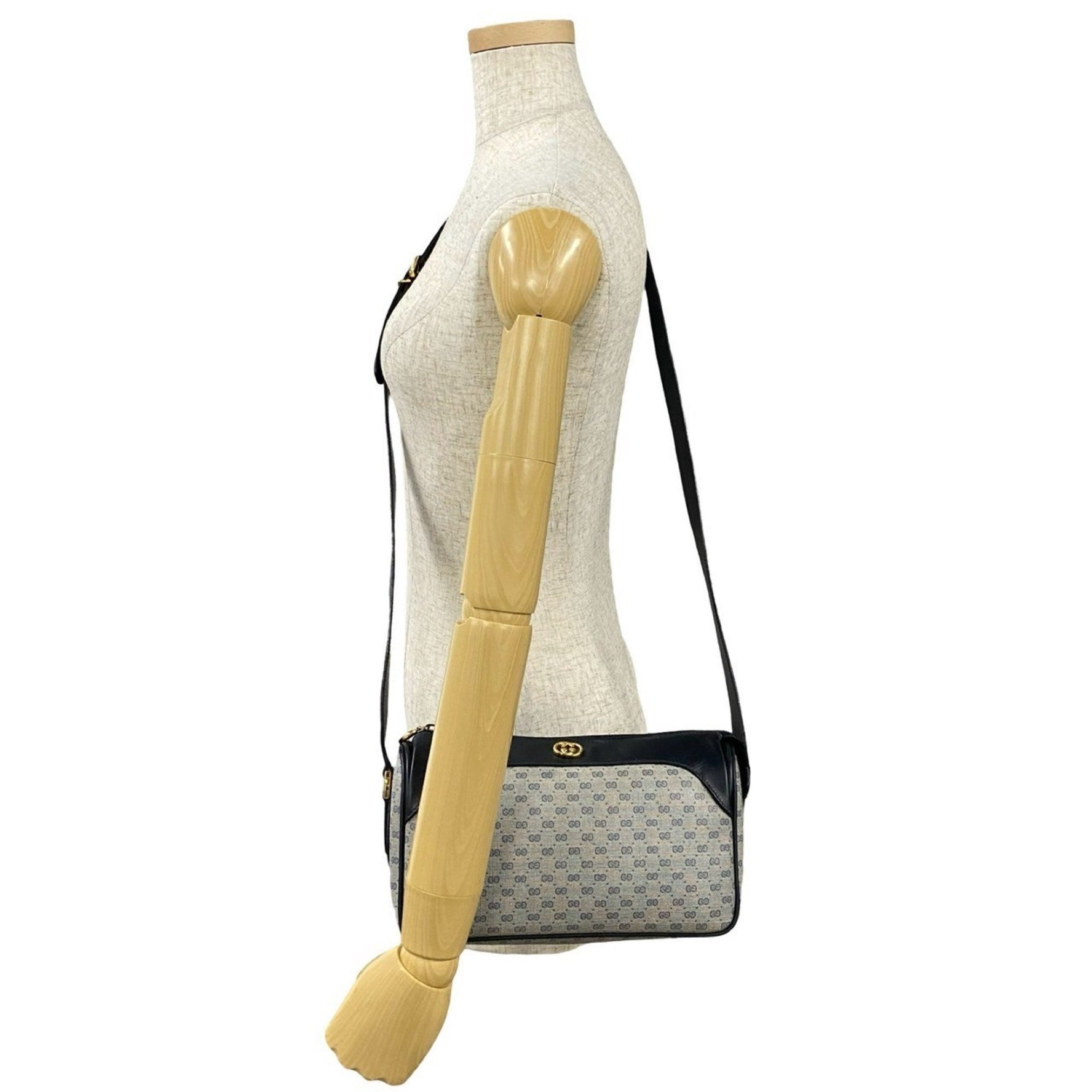 GUCCI Old Micro GG Logo Hardware Leather Shoulder Bag Pochette Sacoche 04048