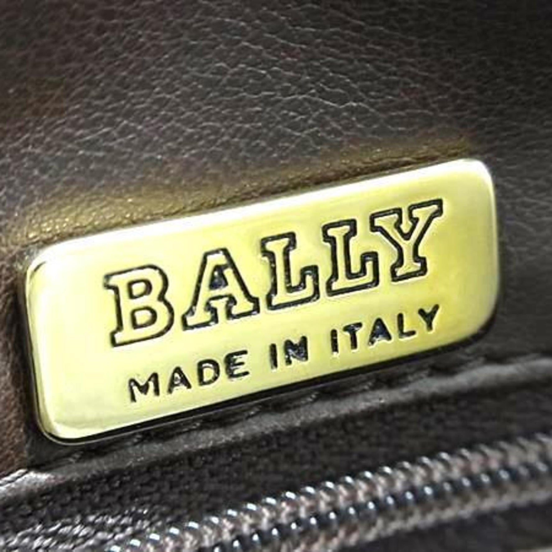 BALLY B Shoulder Bag in Leather with Tassel and Quilting