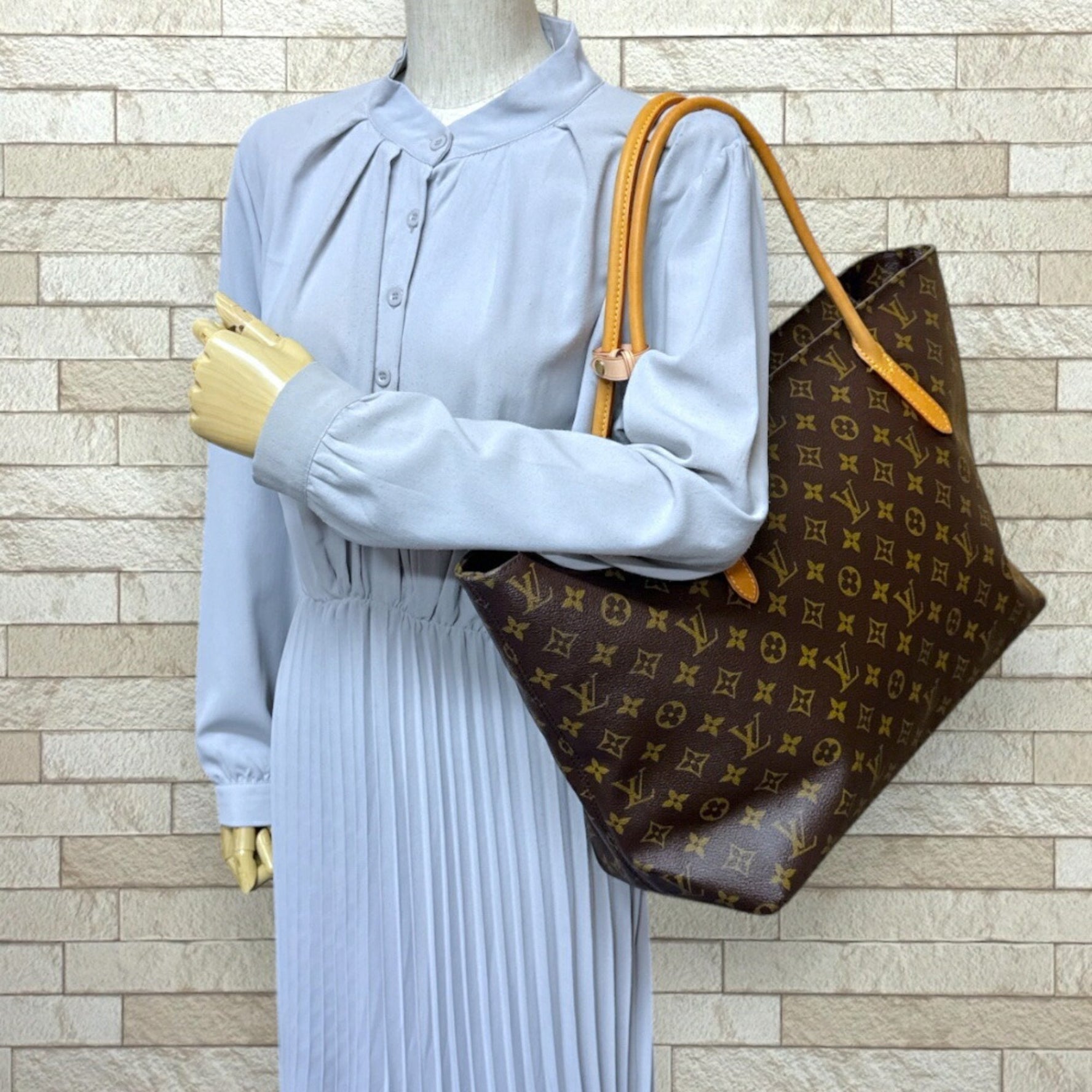 Louis Vuitton Raspail MM Monogram Tote Bag Canvas