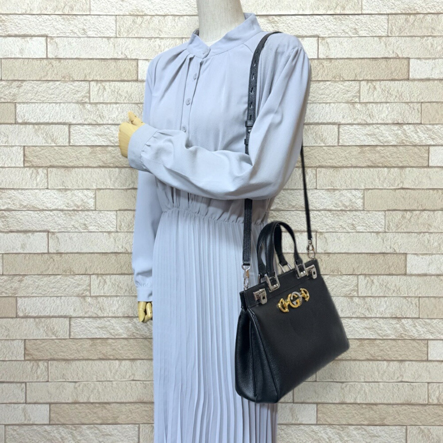 Gucci Zumi Small Shoulder Bag Leather