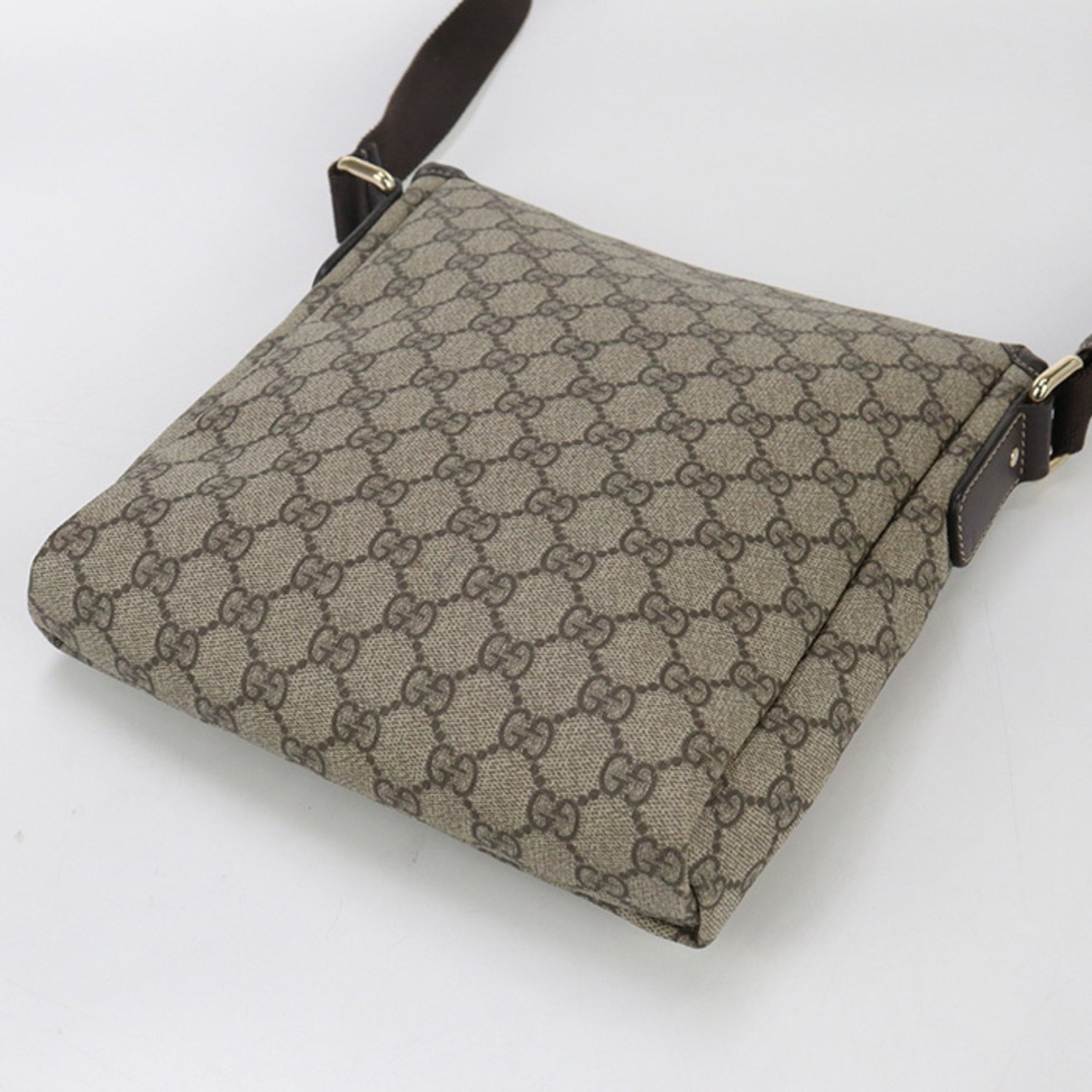 GUCCI GG Supreme Shoulder Bag