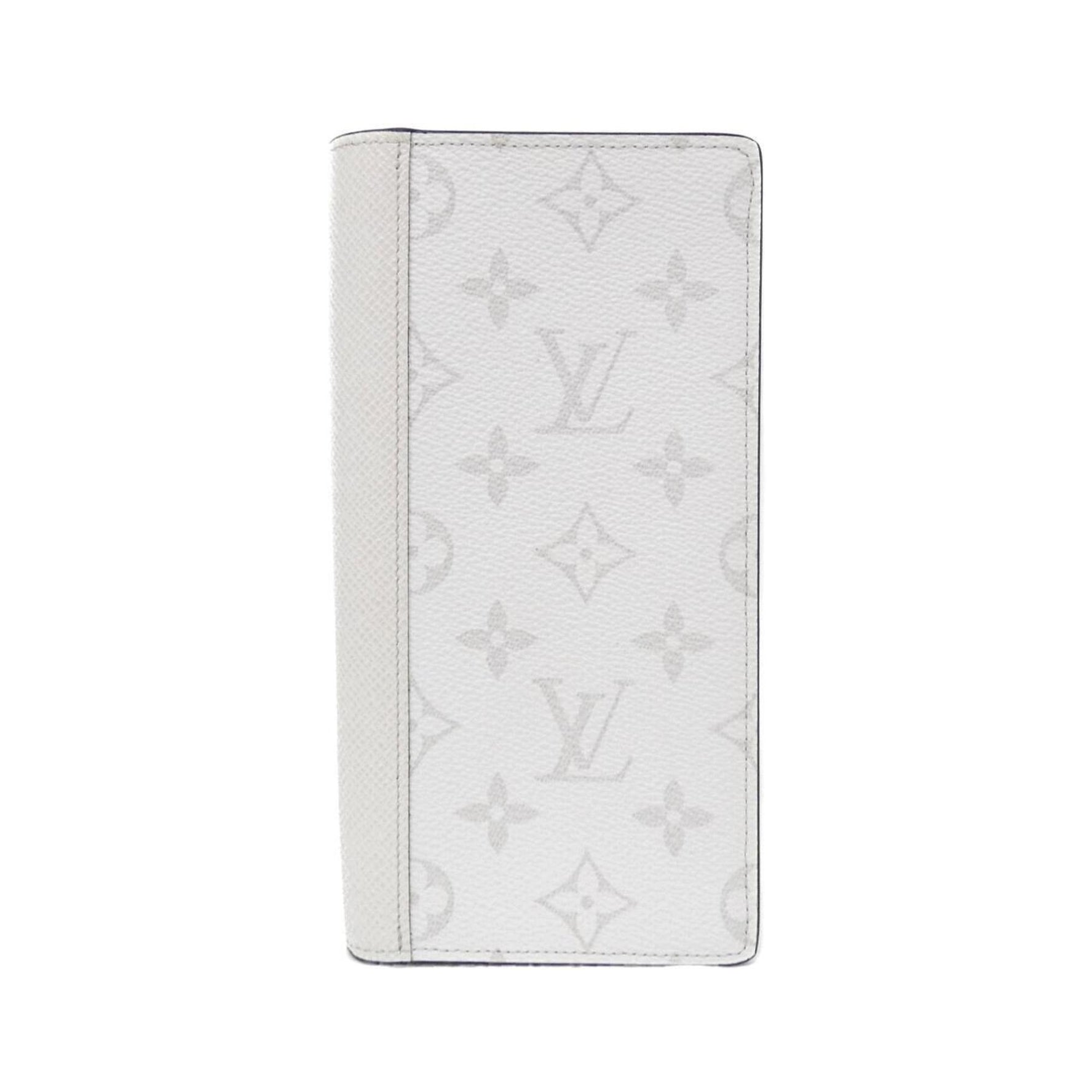Louis Vuitton Taiga Lama Portefeuille Brazza Wallet