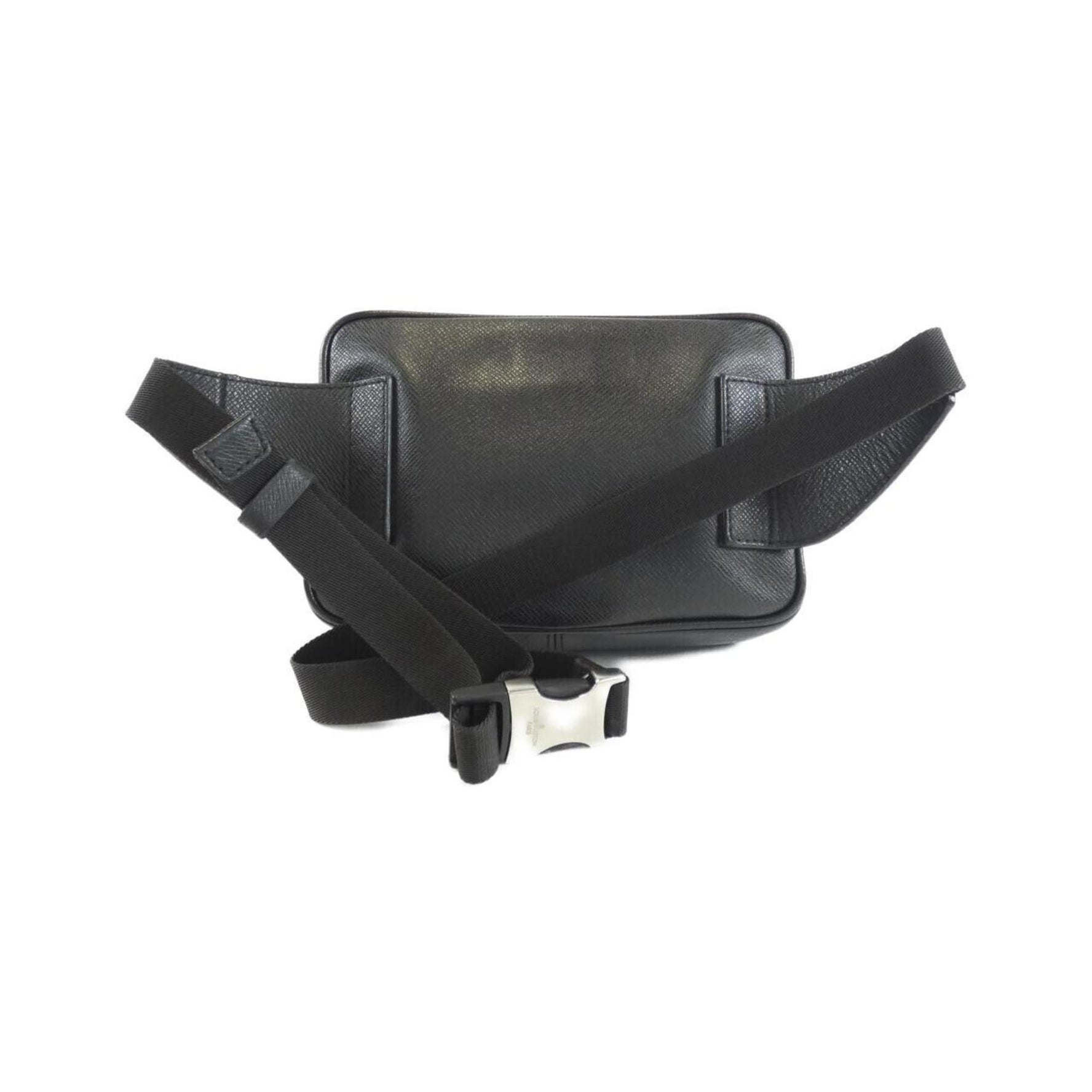 Louis Vuitton Taiga Bumbag Outdoor Shoulder Bag