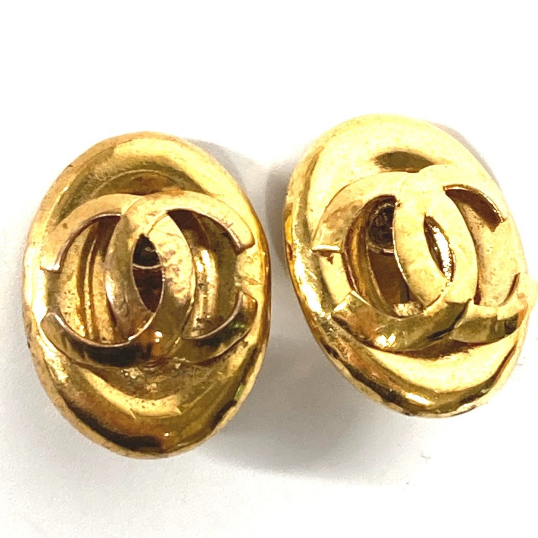 CHANEL Vintage CC Coco Mark Round Earrings in Metal