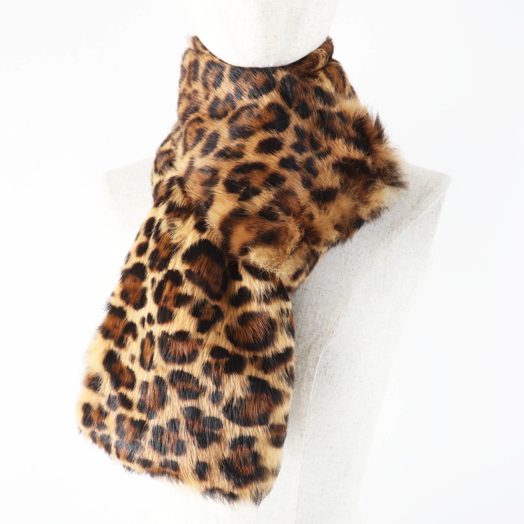 GUCCI Lapin Fur Leopard Print Shawl/Scarf with 100% Silk Lining and GG Pattern, Authentic