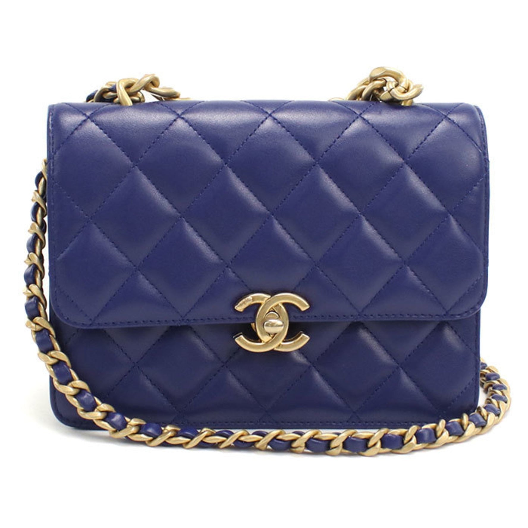 CHANEL Matelasse Chain Shoulder Bag
