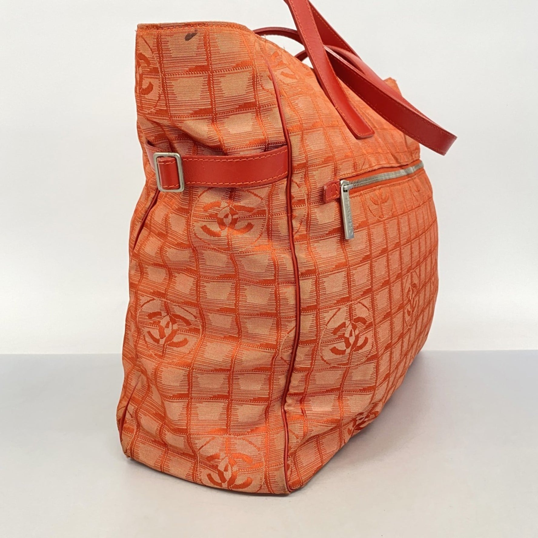 Chanel tote bag nylon red