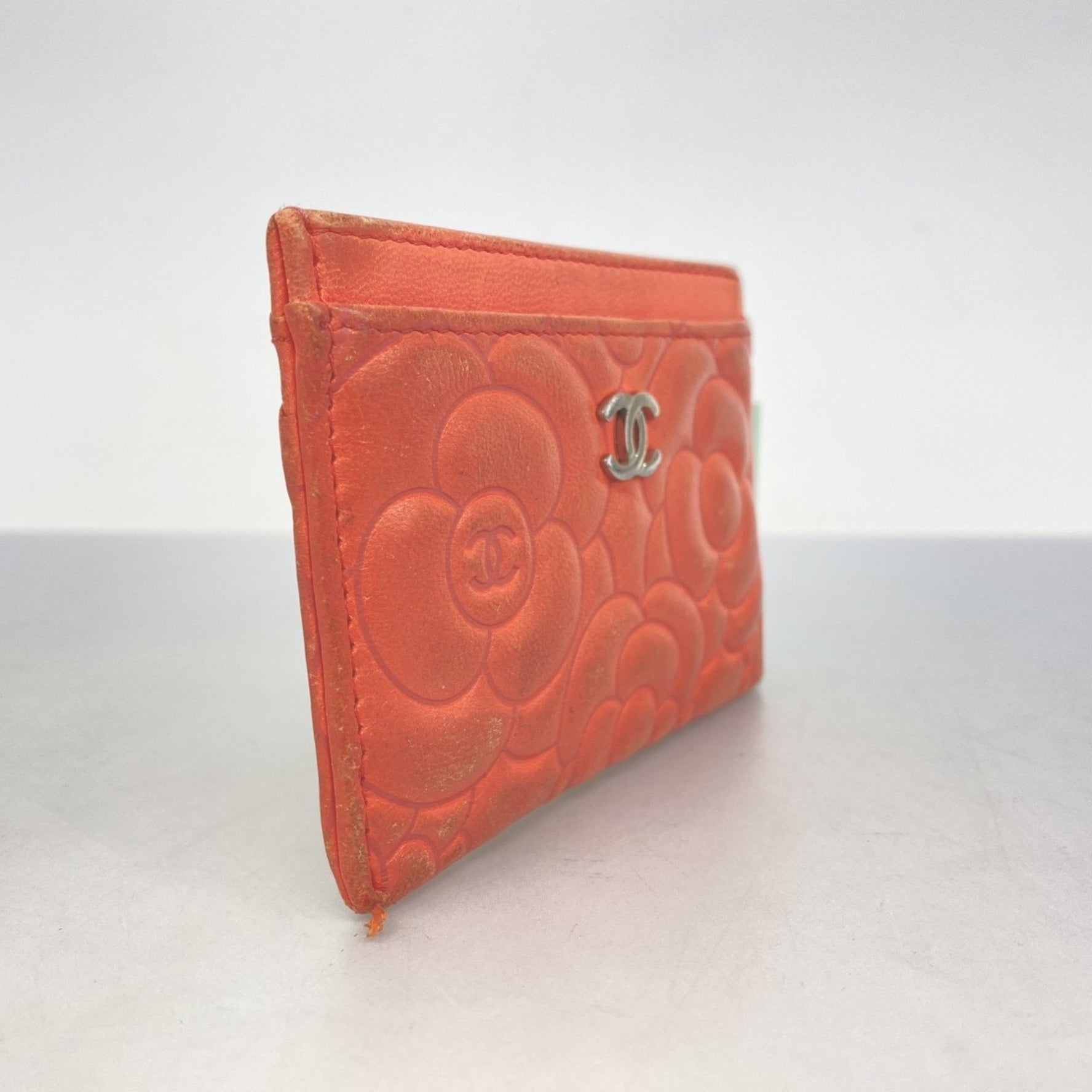 Chanel Camellia Lambskin Card Case in Salmon Pink