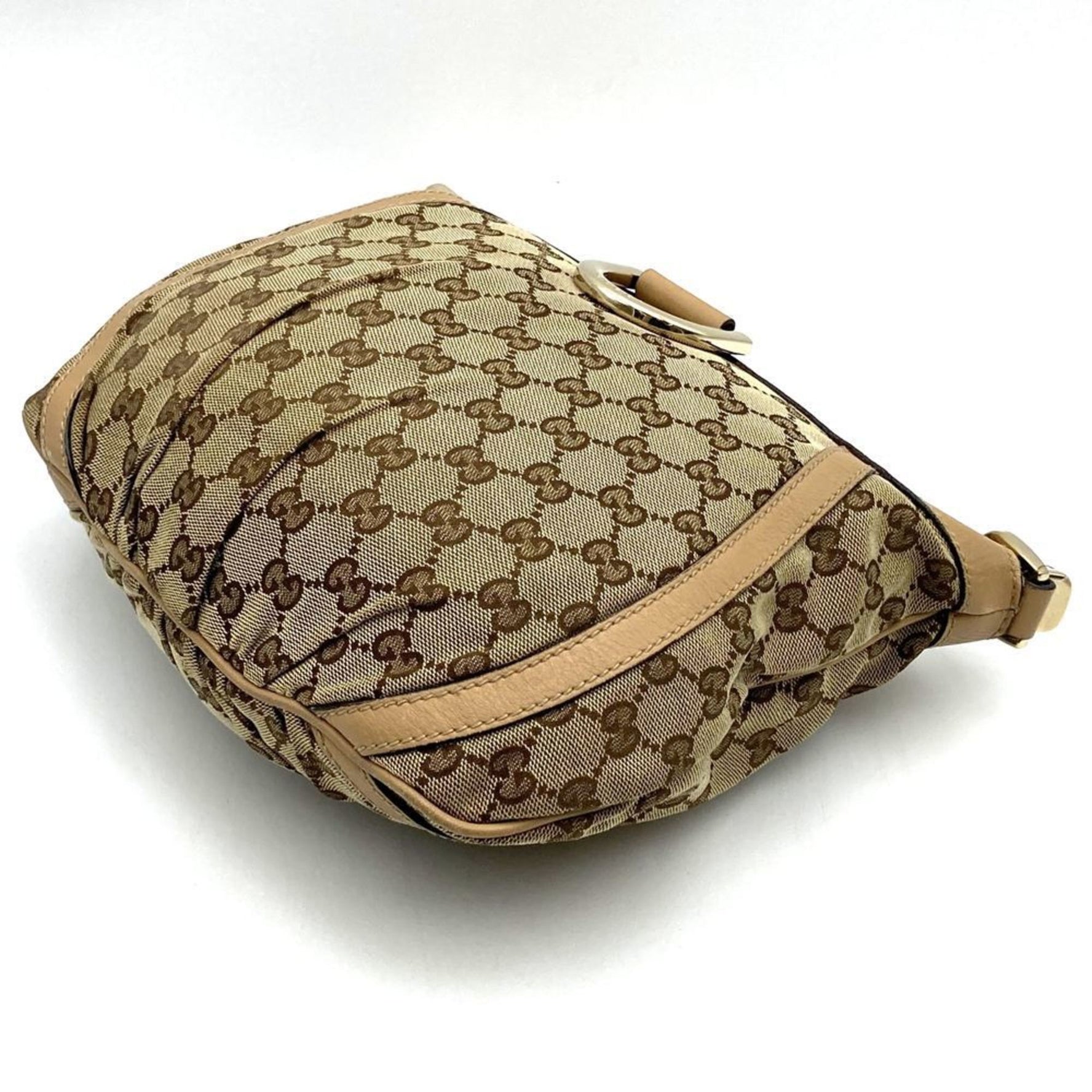 GUCCI Shoulder Bag in and Beige GG Canvas Leather