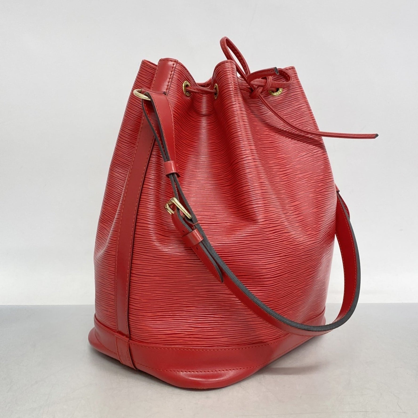 Louis Vuitton Epi Noe Shoulder Bag Castilian Red