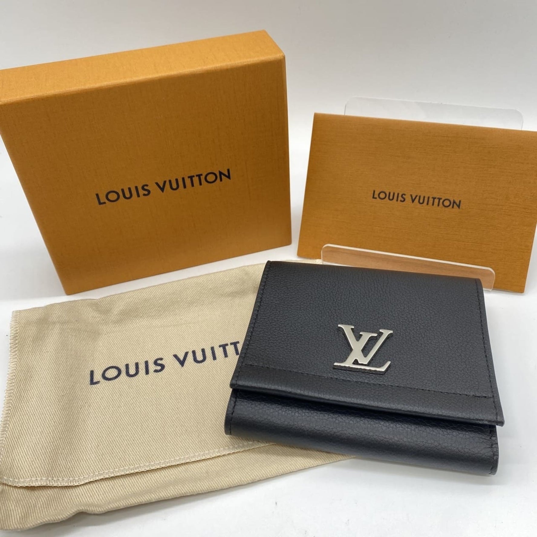 Louis Vuitton Portefeuille Lockme 2 Compact Wallet in Leather, Noir and Black, Women