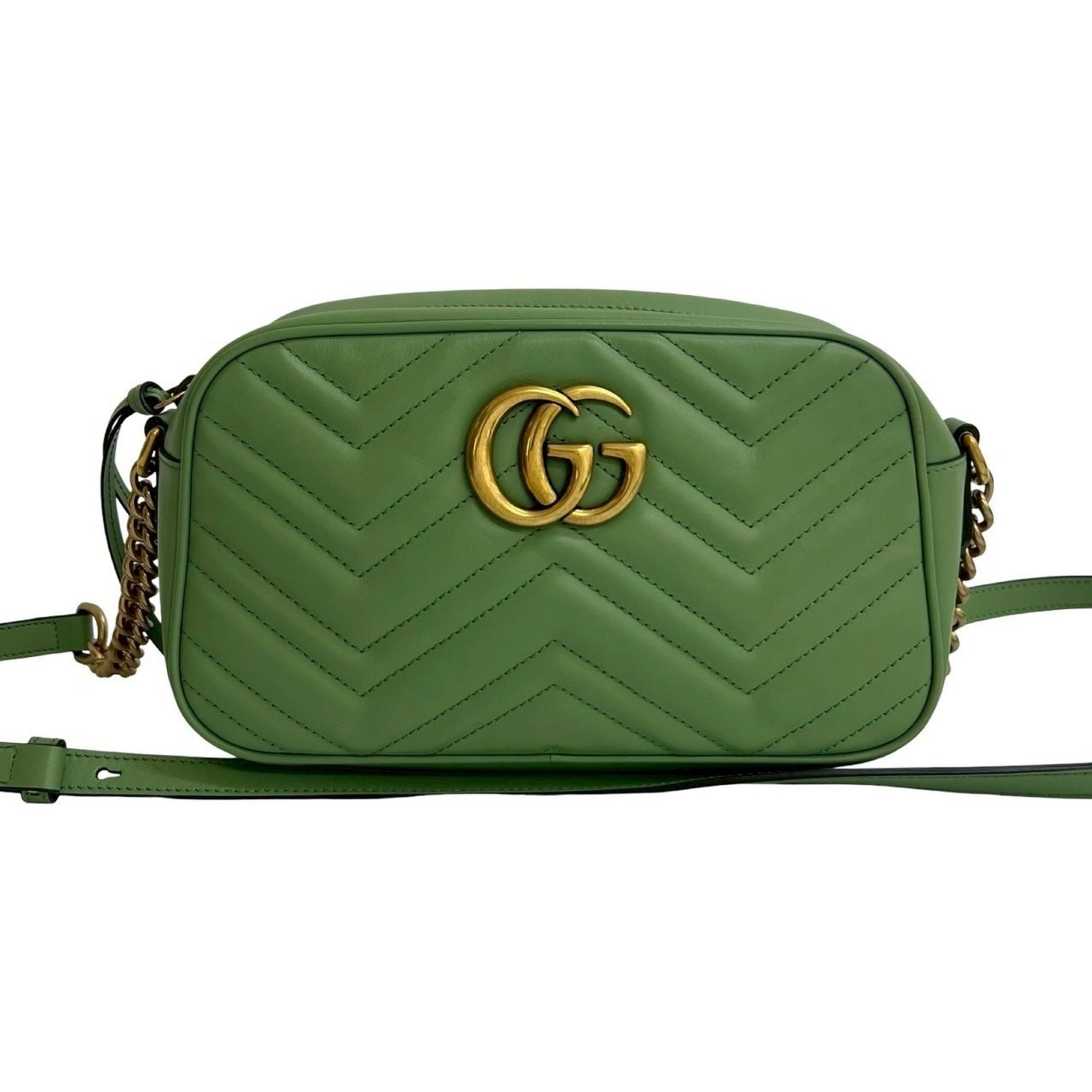Nearly unused GUCCI GG Marmont quilted leather chain shoulder bag/pouch in light