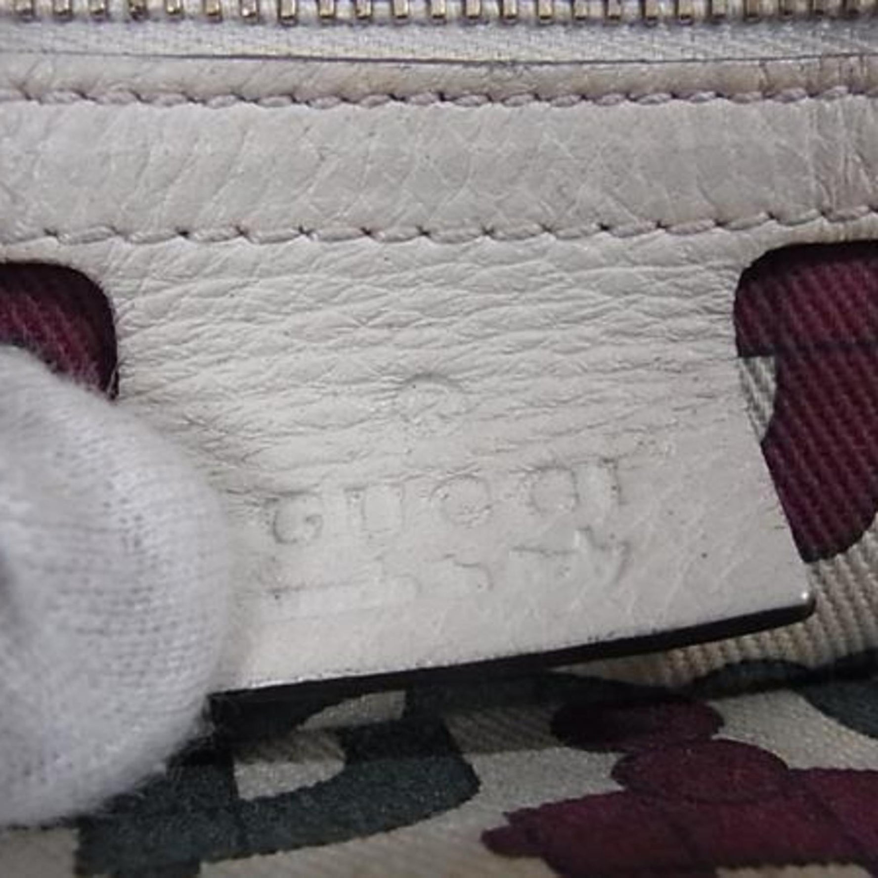GUCCI Signoria handbag in light beige leather