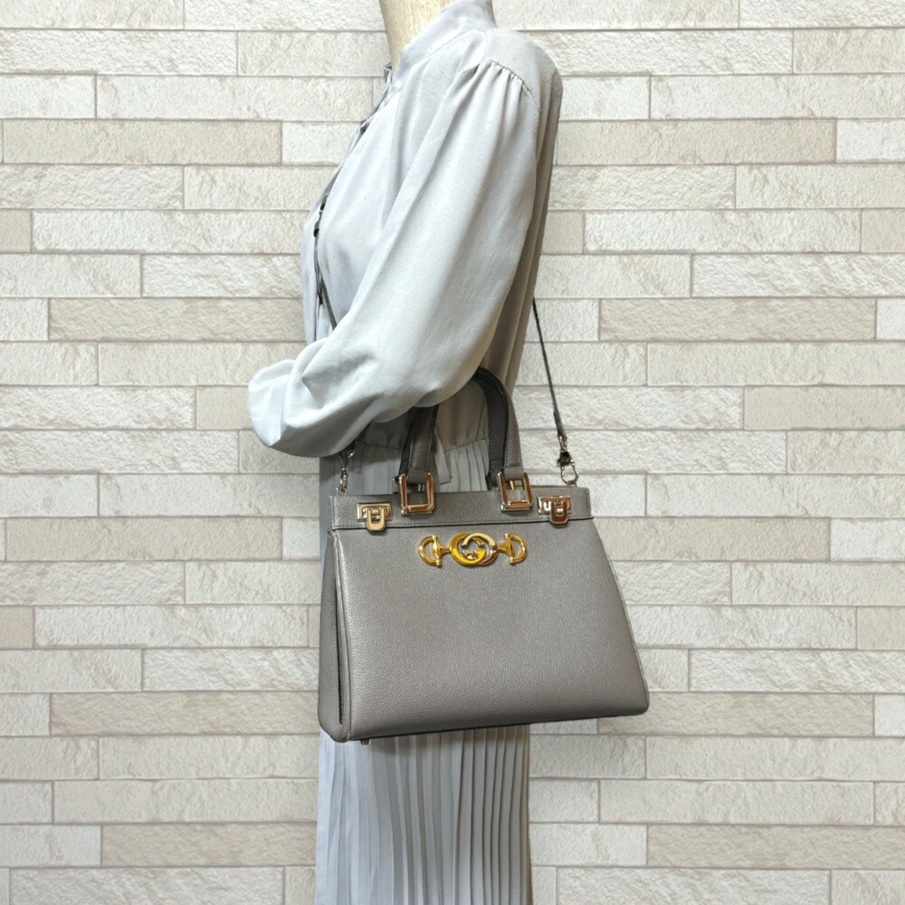 Gucci Zumi Shoulder Bag Leather Grey Women's GUCCI