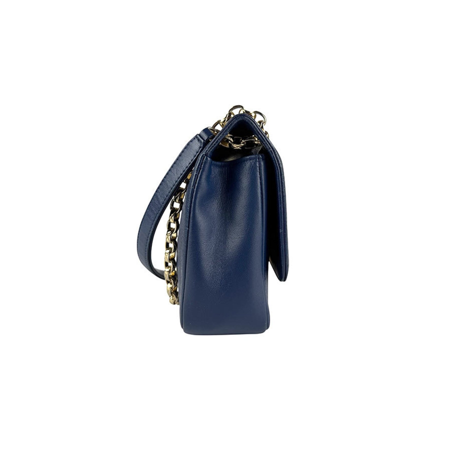 CHANEL Matelasse Shoulder Bag in Leather, Metal, and Gold