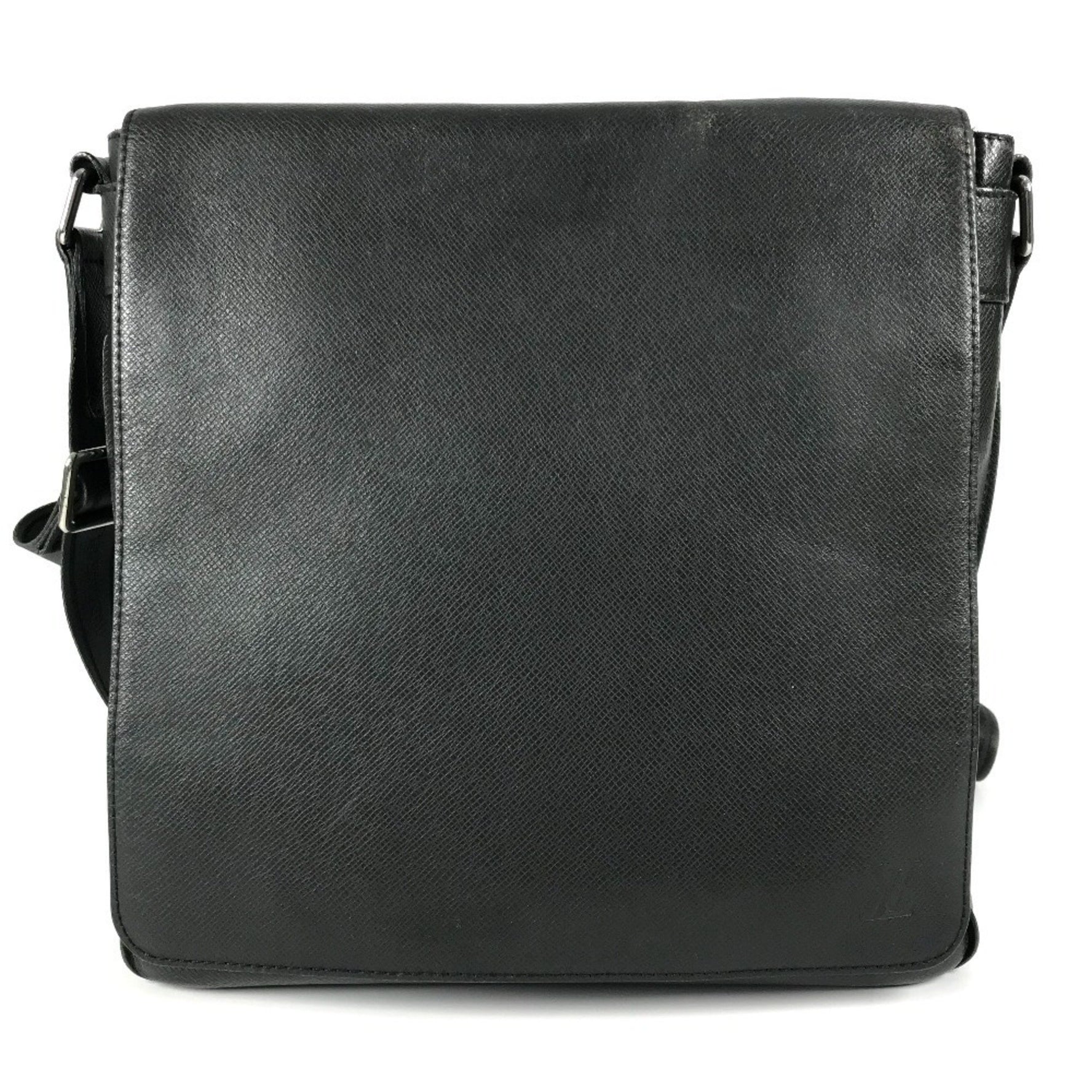 Louis Vuitton Taiga Milo Bag Crossbody Flap Messenger Shoulder Leather Men's Ardoise Black