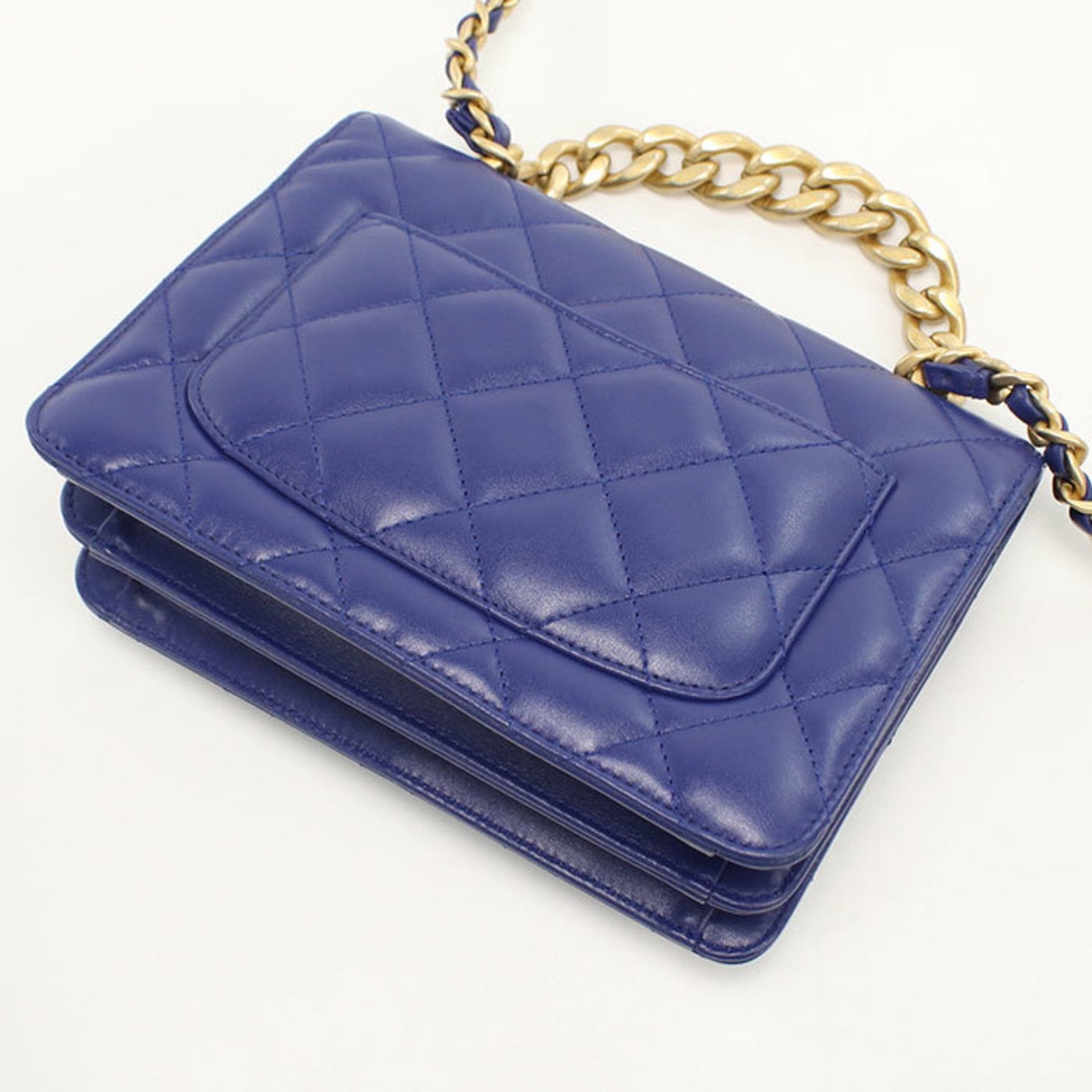 CHANEL Matelasse Chain Shoulder Bag