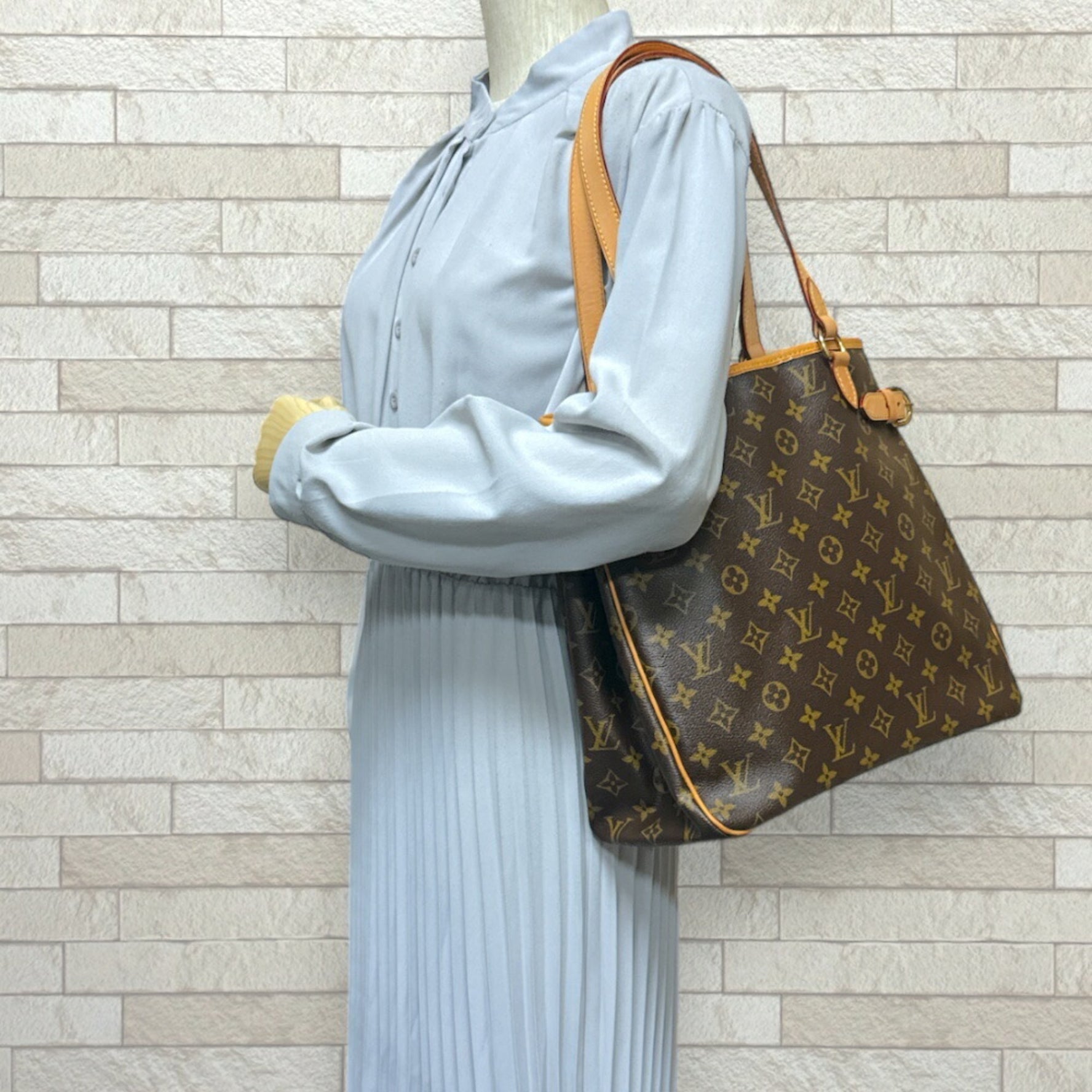 Louis Vuitton Batignolles Vertical Monogram Shoulder Bag Canvas