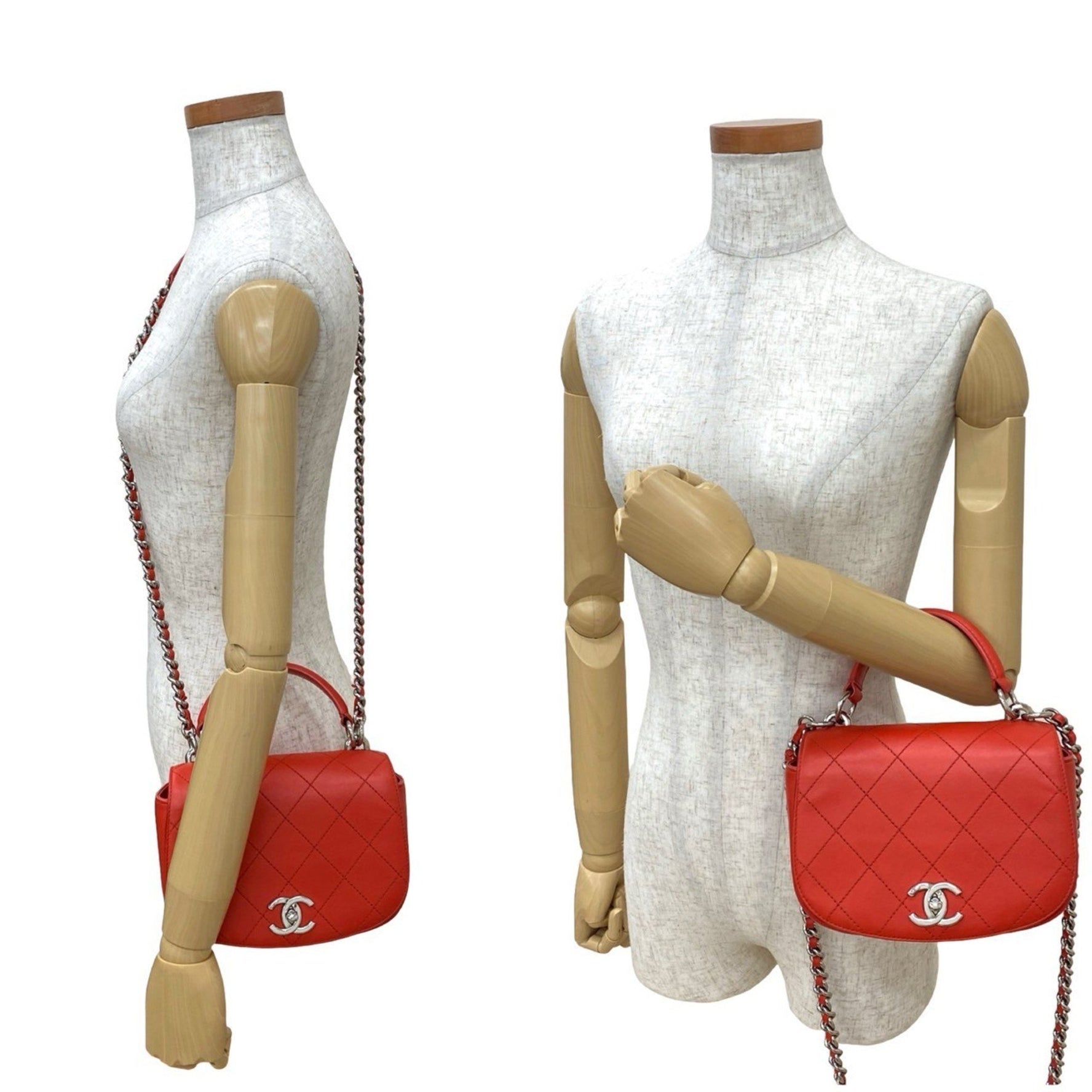 Nearly unused CHANEL Matelasse Coco Mark calf leather handbag/shoulder bag, red