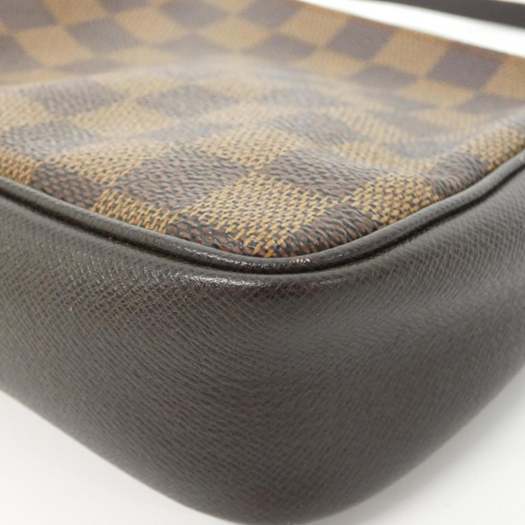 Louis Vuitton Damier Truth Makeup Accessory Pouch