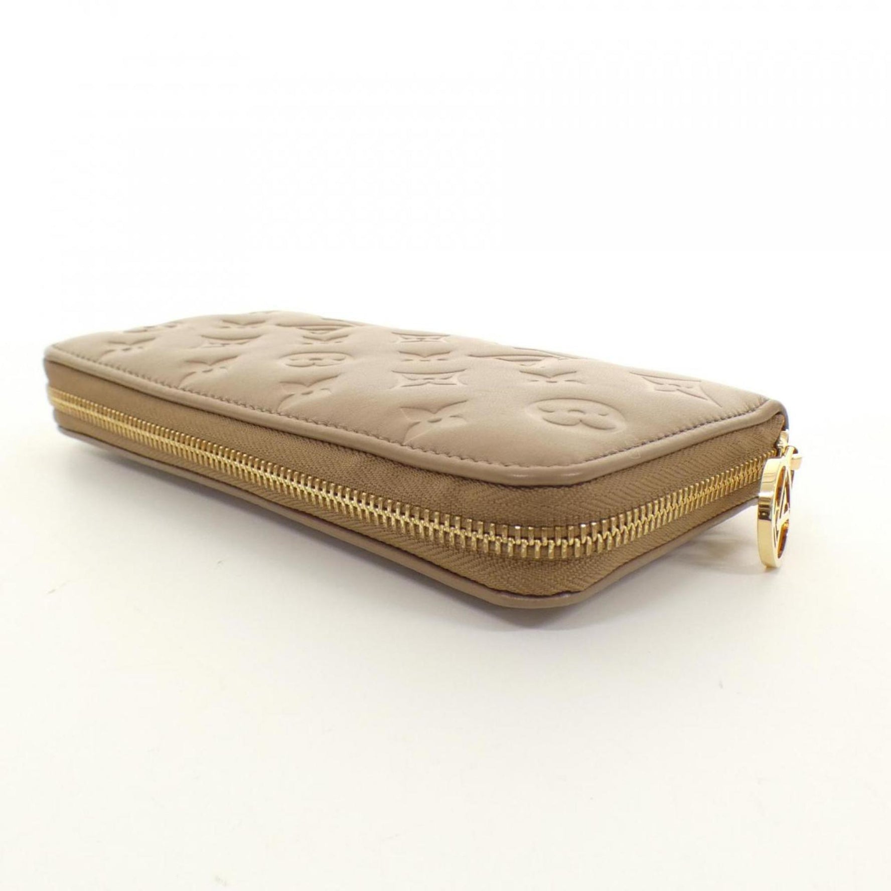 Louis Vuitton Coussin Zippy Wallet