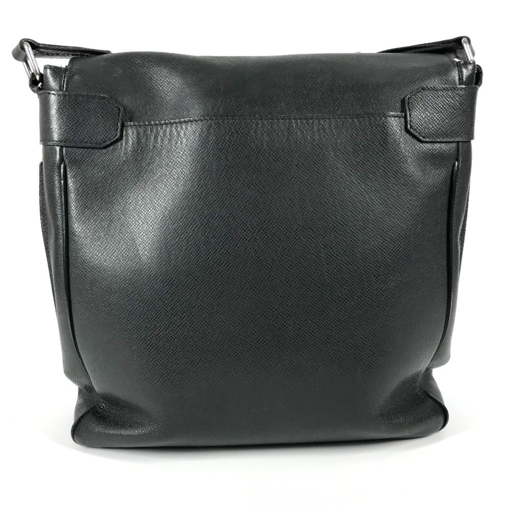 Louis Vuitton Taiga Milo Bag Crossbody Flap Messenger Shoulder Leather Men's Ardoise Black