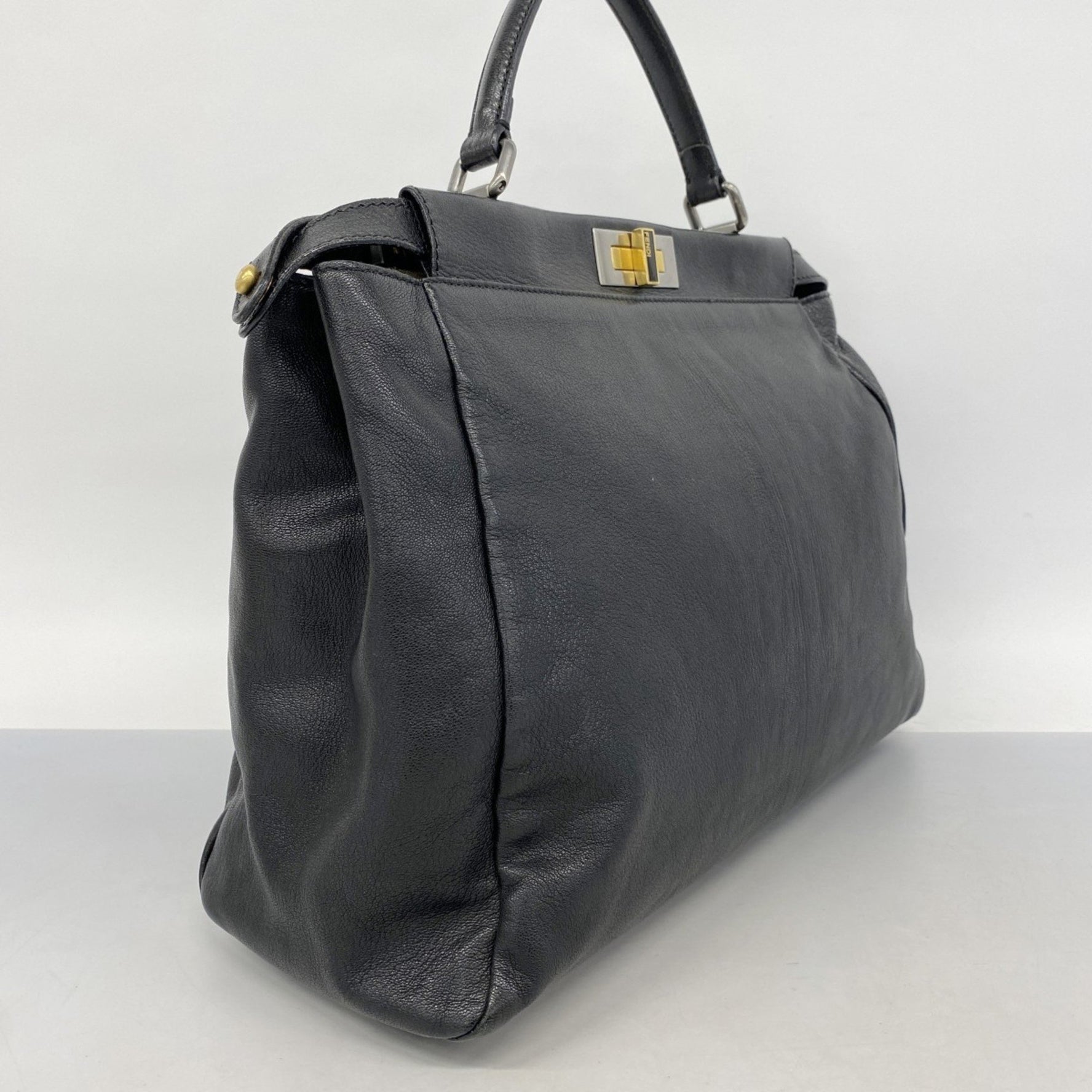 Fendi Peekaboo Leather Handbag in and Gold