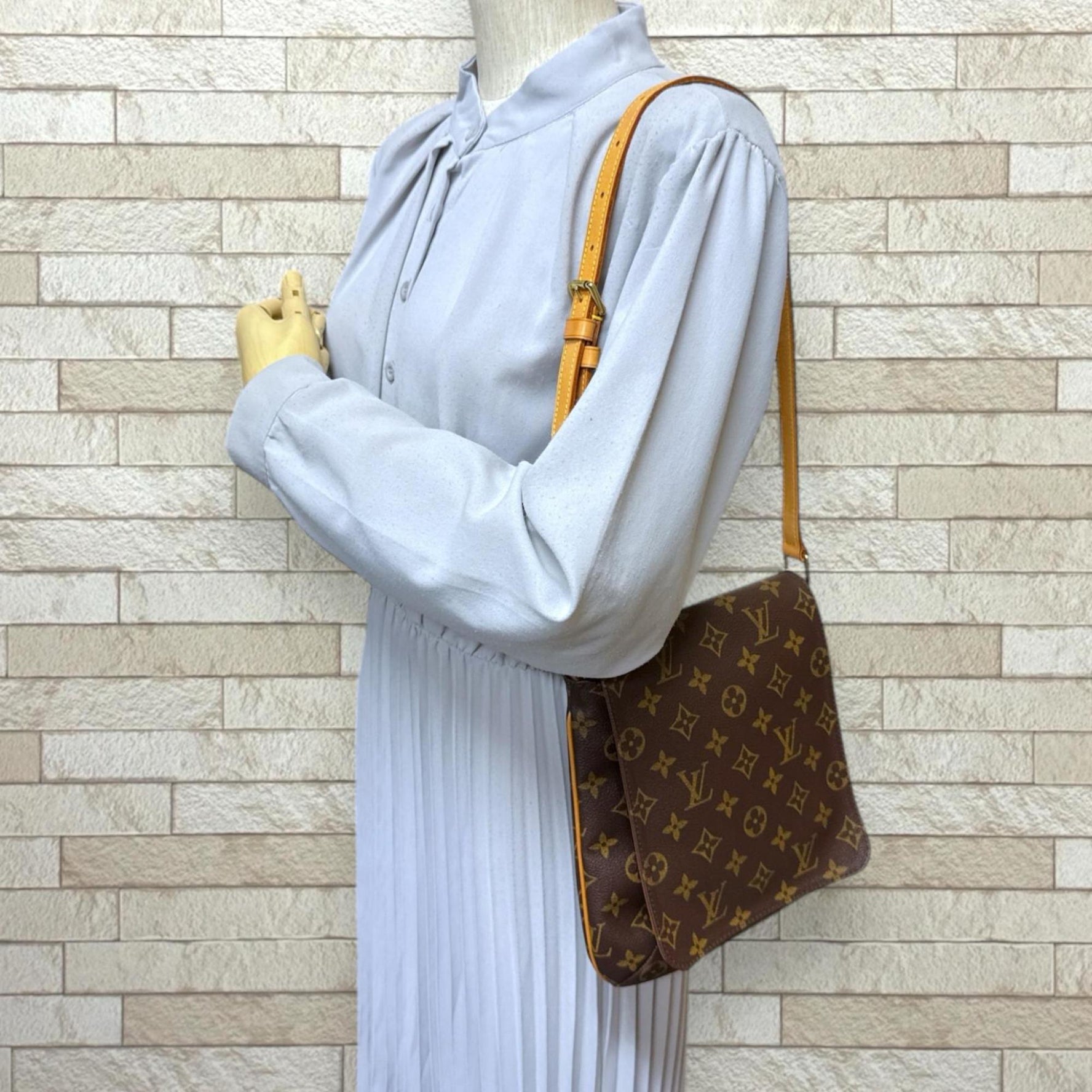 Louis Vuitton Musette Salsa Short Monogram Shoulder Bag Canvas LOUIS VUITTON