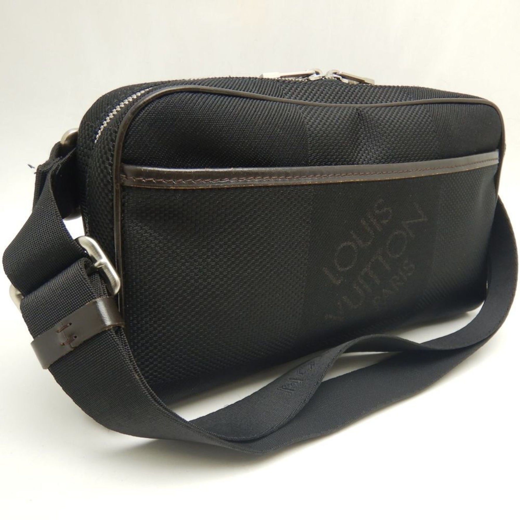 Louis Vuitton Damier Geant Acrobat Waist Bag Noir Black