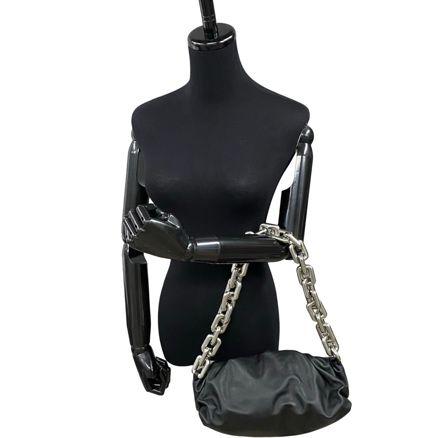BOTTEGA VENETA The Chain Pouch Leather Semi-Shoulder Bag/Handbag in Black