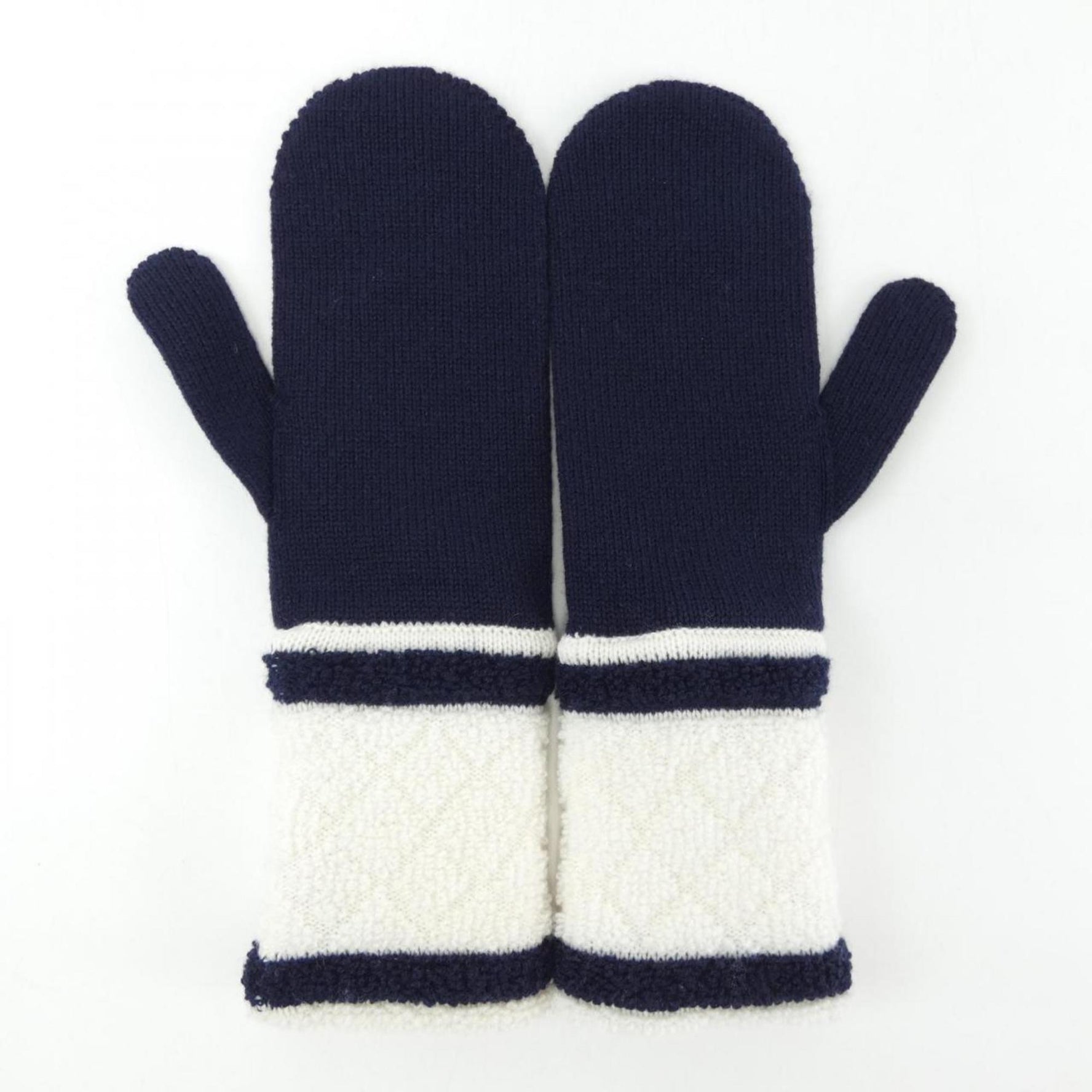 CHANEL Gloves