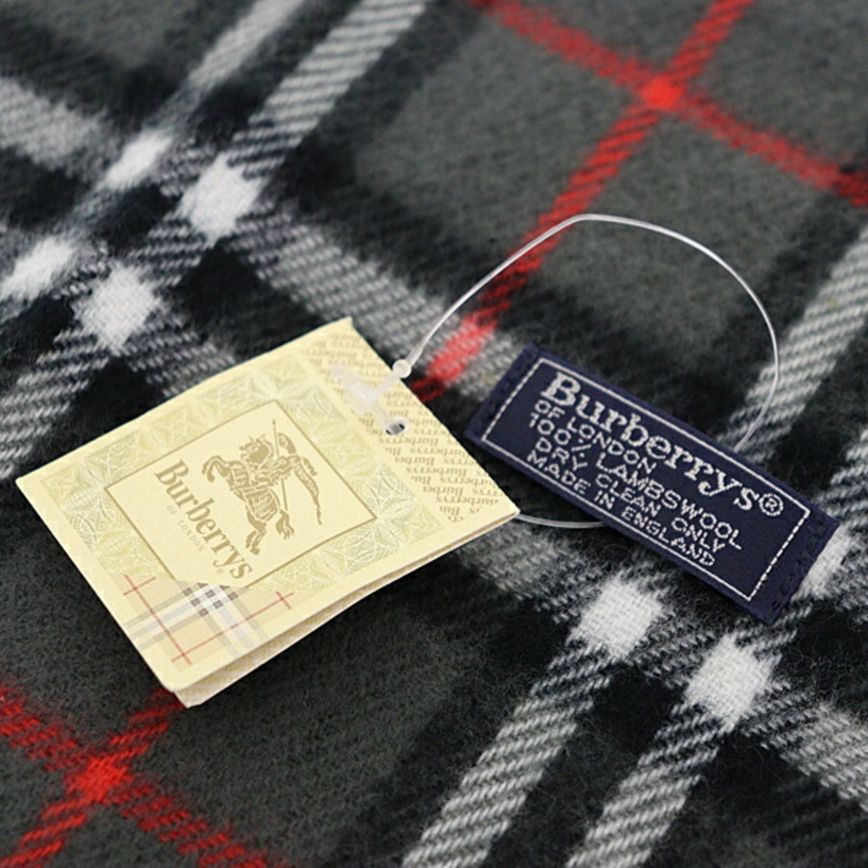 Burberry Check Scarf 100% Lambswool Nova Grey F-04383
