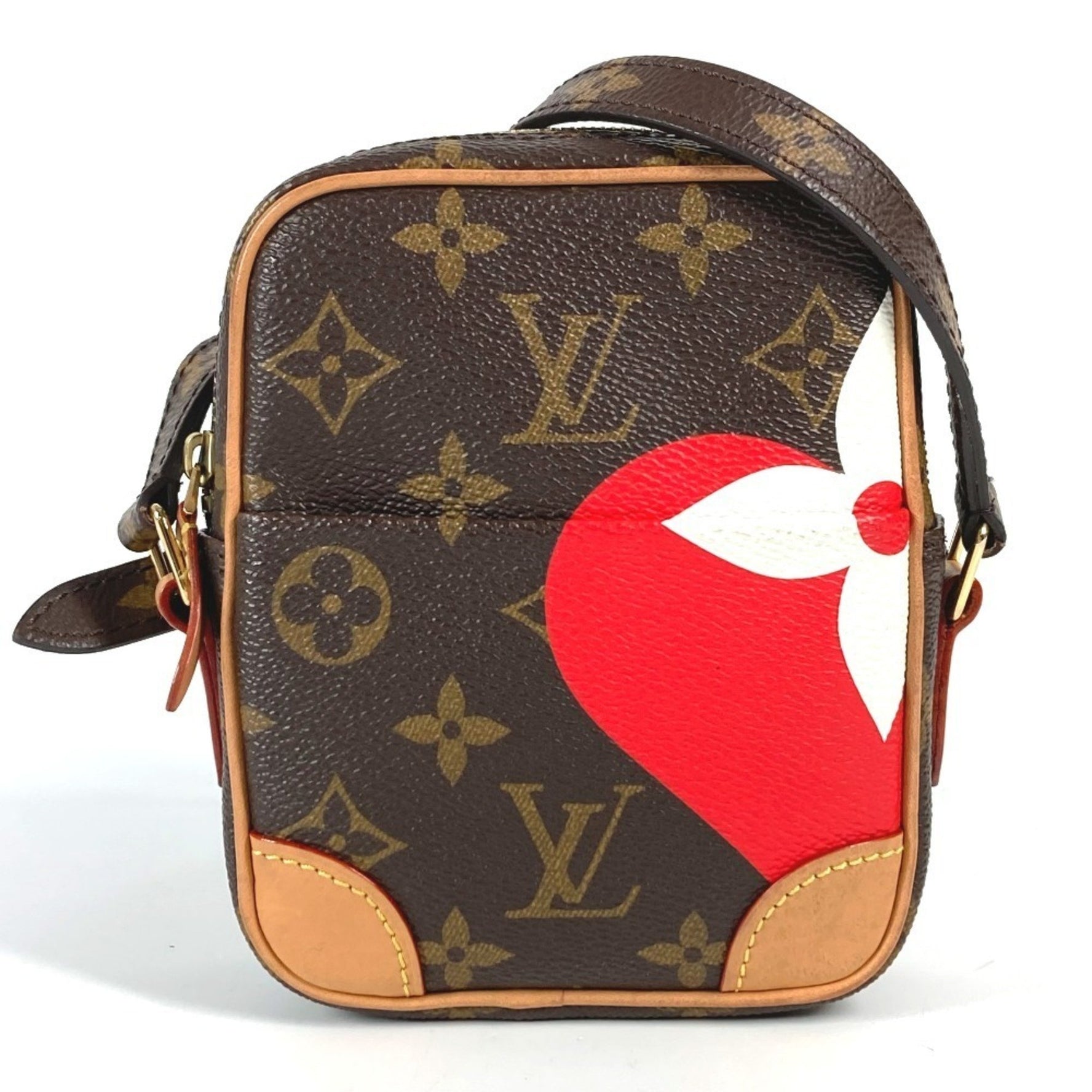 LOUIS VUITTON Monogram Game On Collection Panam Pochette Small Heart Shoulder Bag in Canvas, Brown