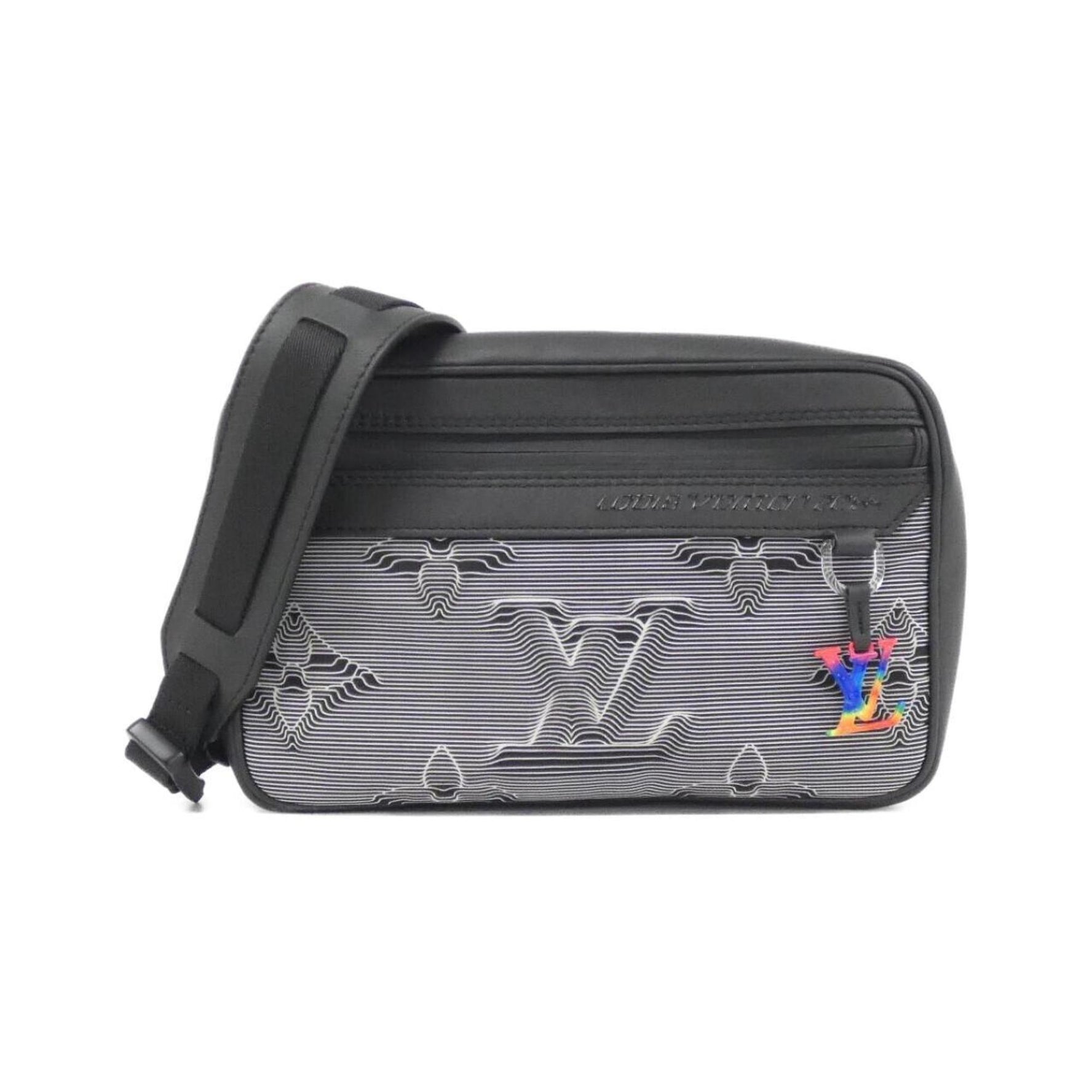 Louis Vuitton 2054 Expandable Messenger Bag