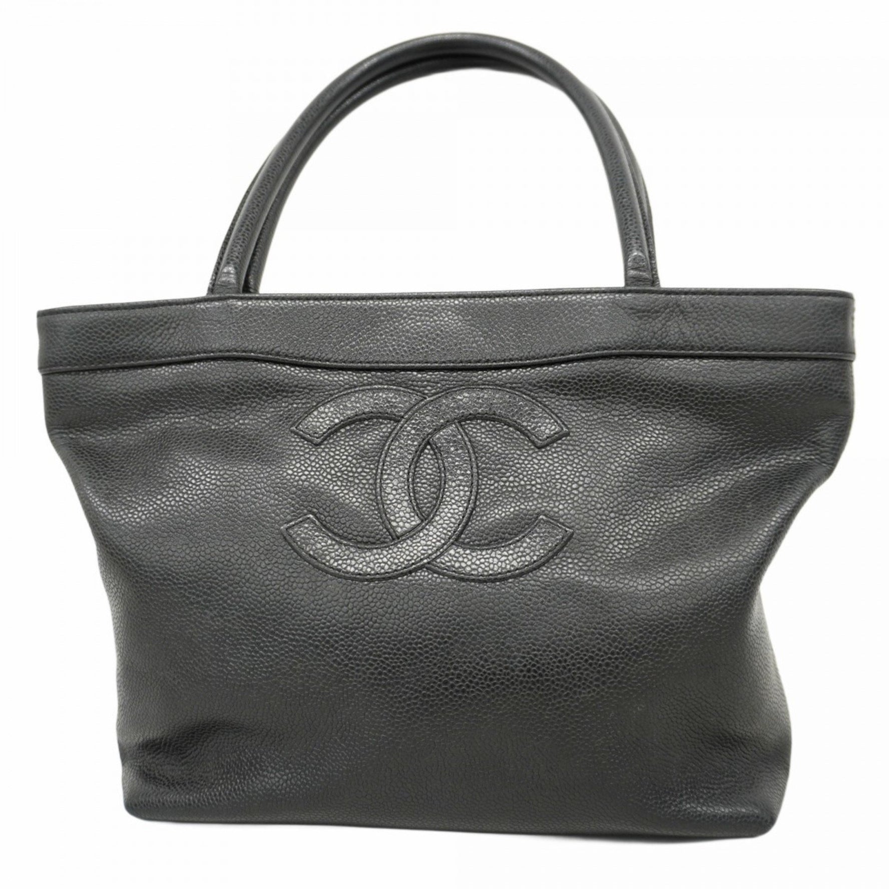 Chanel handbag in caviar skin