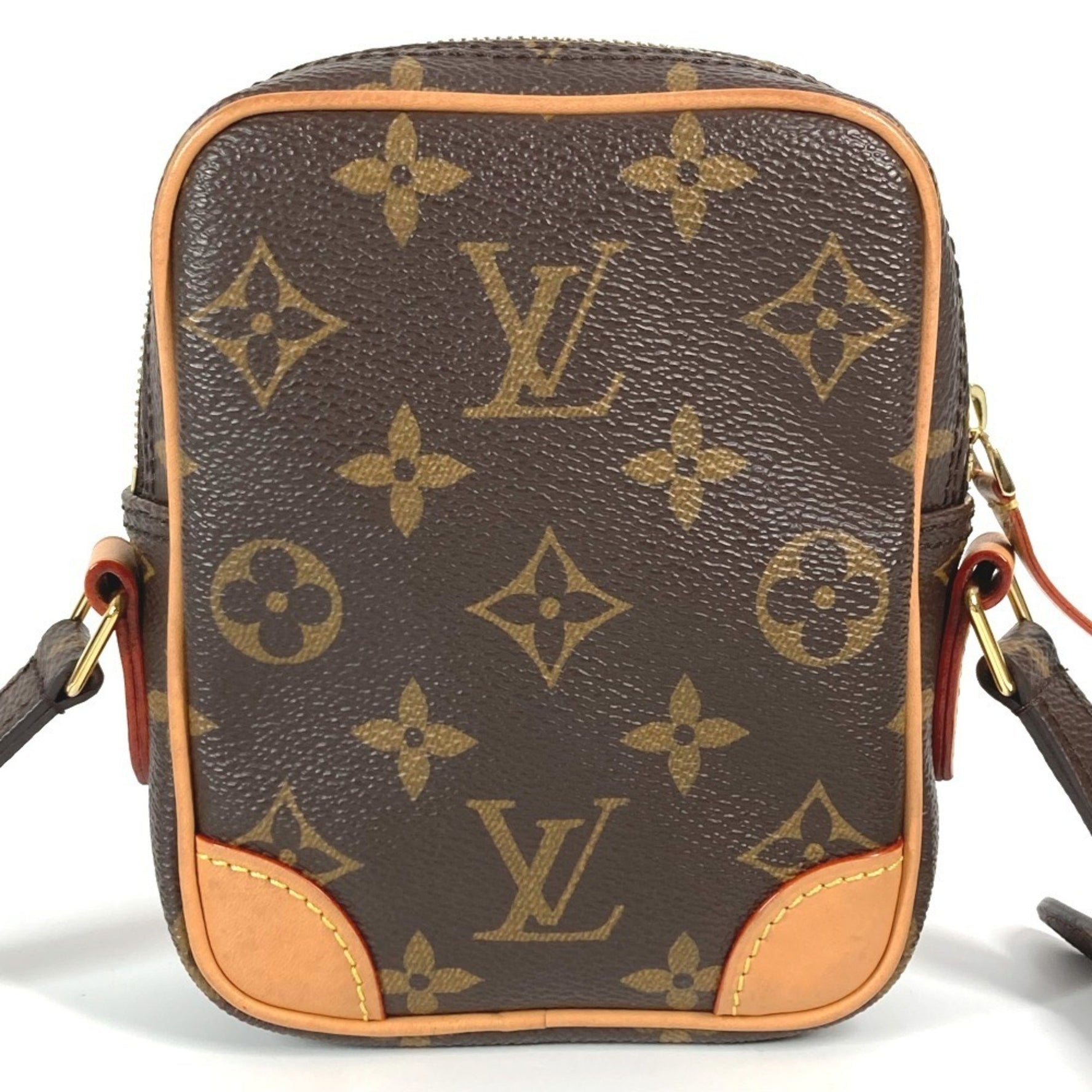 LOUIS VUITTON Monogram Game On Collection Panam Pochette Small Heart Shoulder Bag in Canvas, Brown