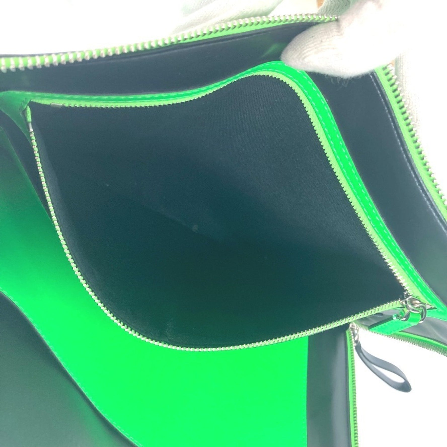 Valentino Garavani Logo Bicolor Pouch Bag Clutch Leather Men Women Green