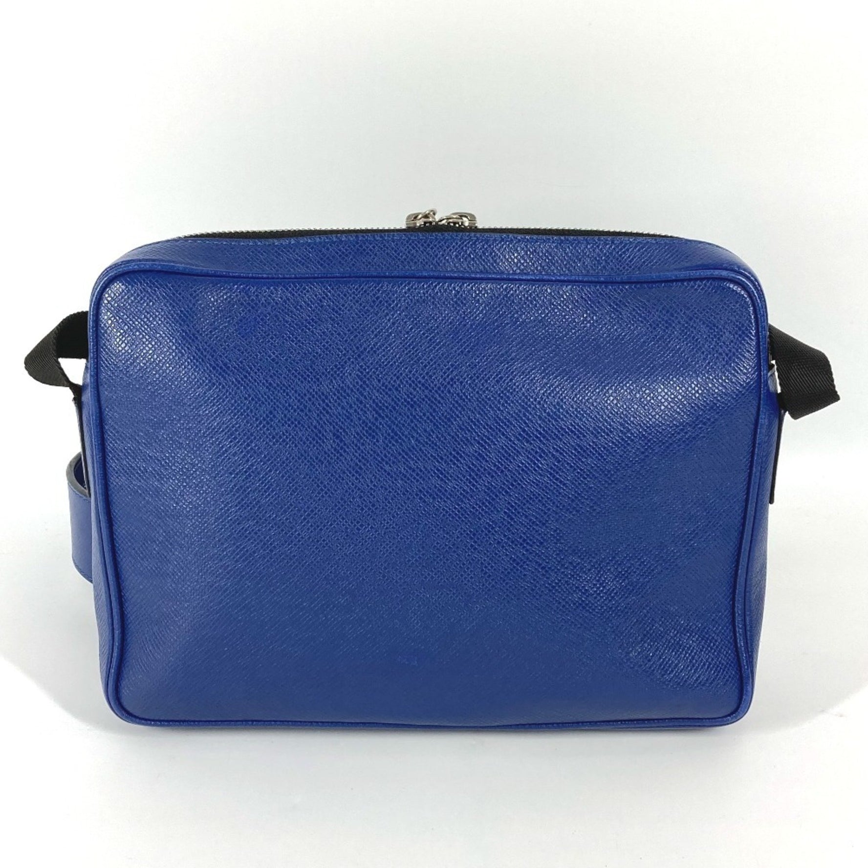 Louis Vuitton Taiga Outdoor Messenger PM Bag Body Crossbody Shoulder Leather Men's