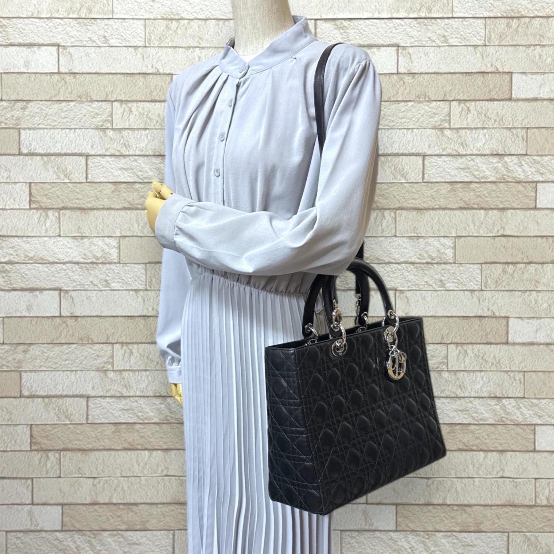 Christian Dior Lady Large Cannage Shoulder Bag in Leather