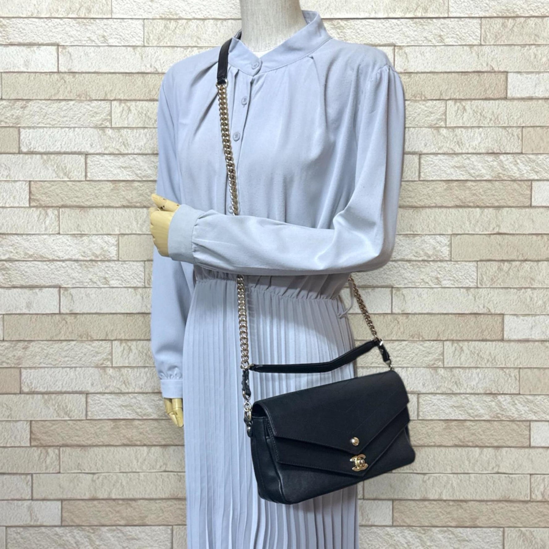 Chanel V-Stitch Shoulder Bag, Leather, Chain