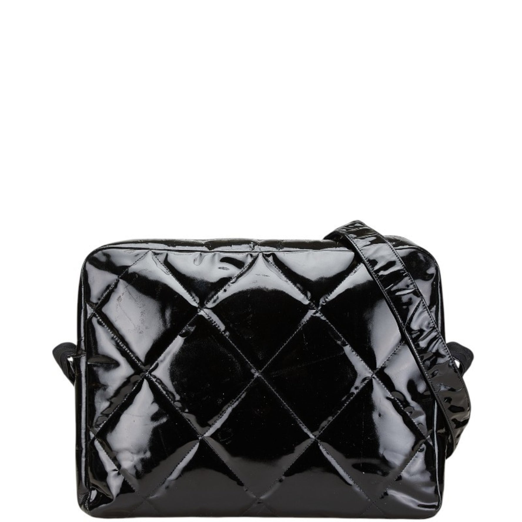CHANEL Matelasse Crossbody Shoulder Bag in Patent Leather