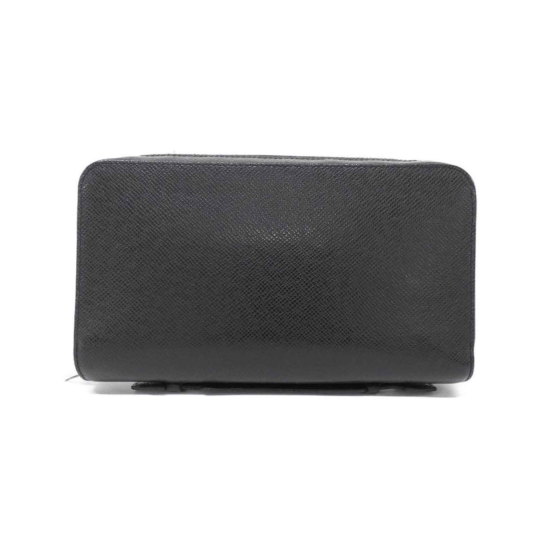 Louis Vuitton Taiga Zippy XL Wallet