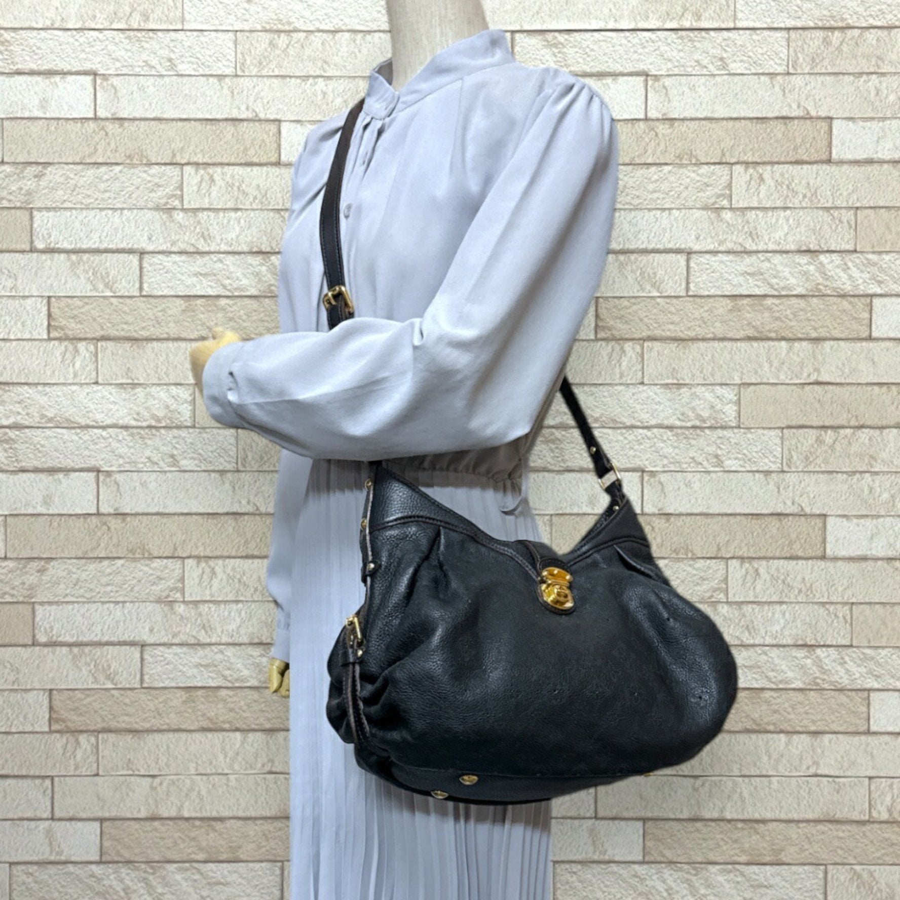 Louis Vuitton XS Mahina Shoulder Bag Monogram M95660 Black Women's LOUIS VUITTON