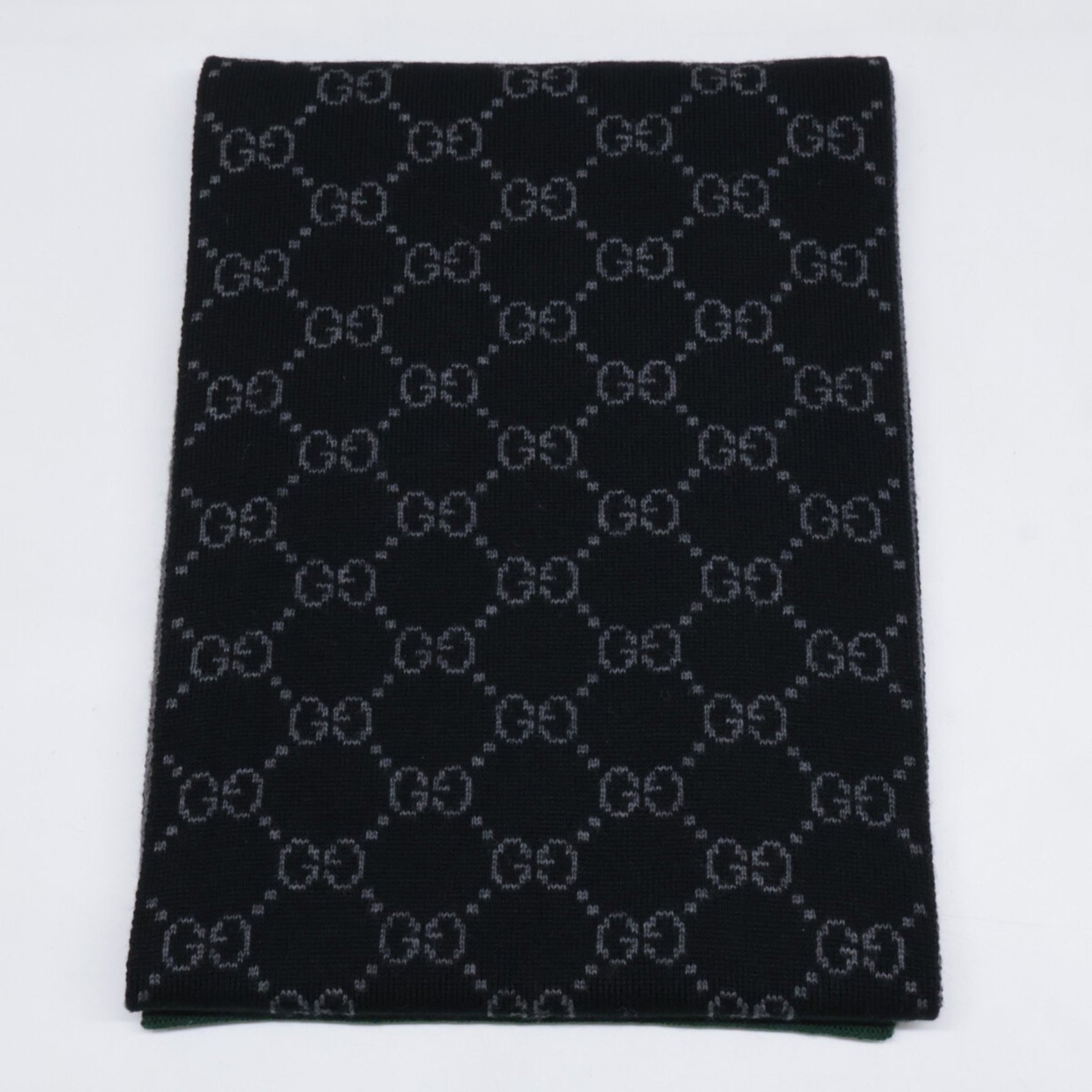 GUCCI GG logo Sherry line knit scarf in black and grey