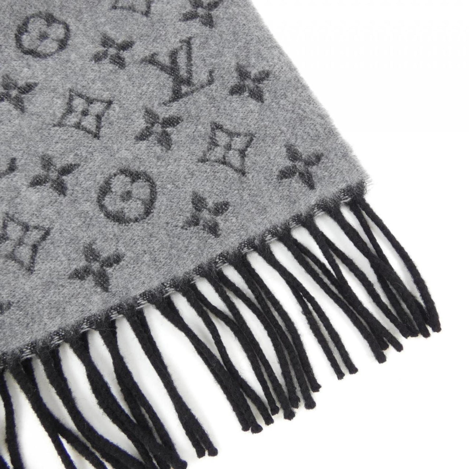 Louis Vuitton scarf
