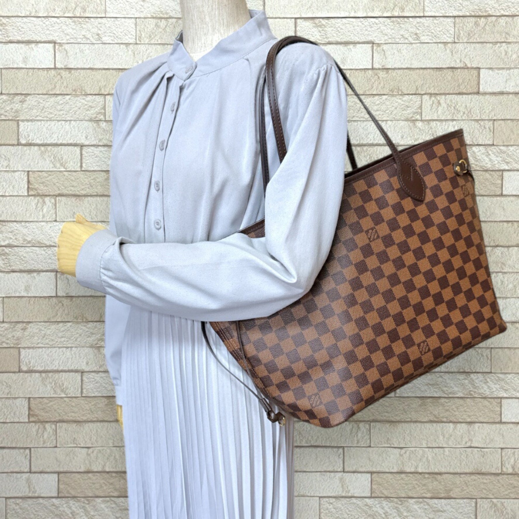 Louis Vuitton Neverfull MM Damier Tote Bag Canvas
